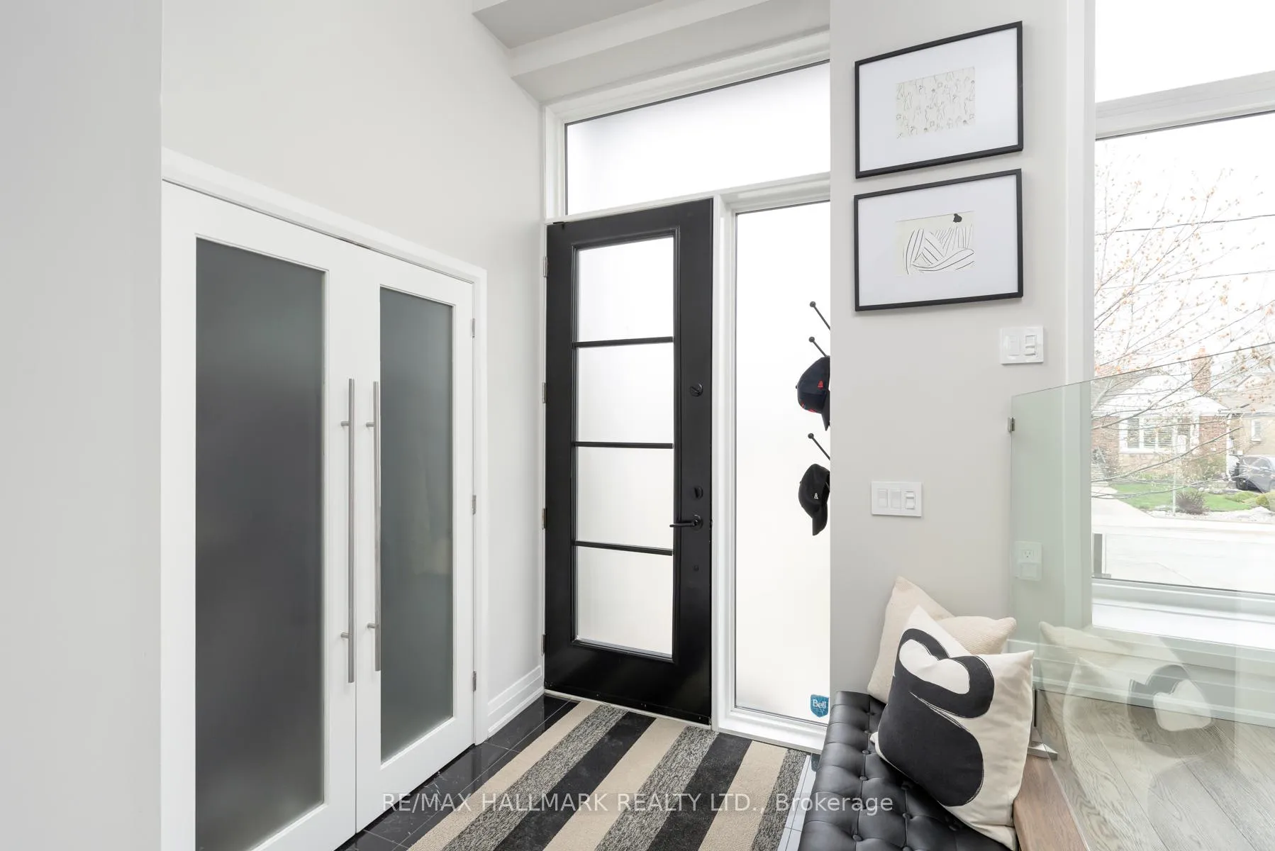 Photo 3 of 53 Northbrook Road, Toronto, East York — HOMEH