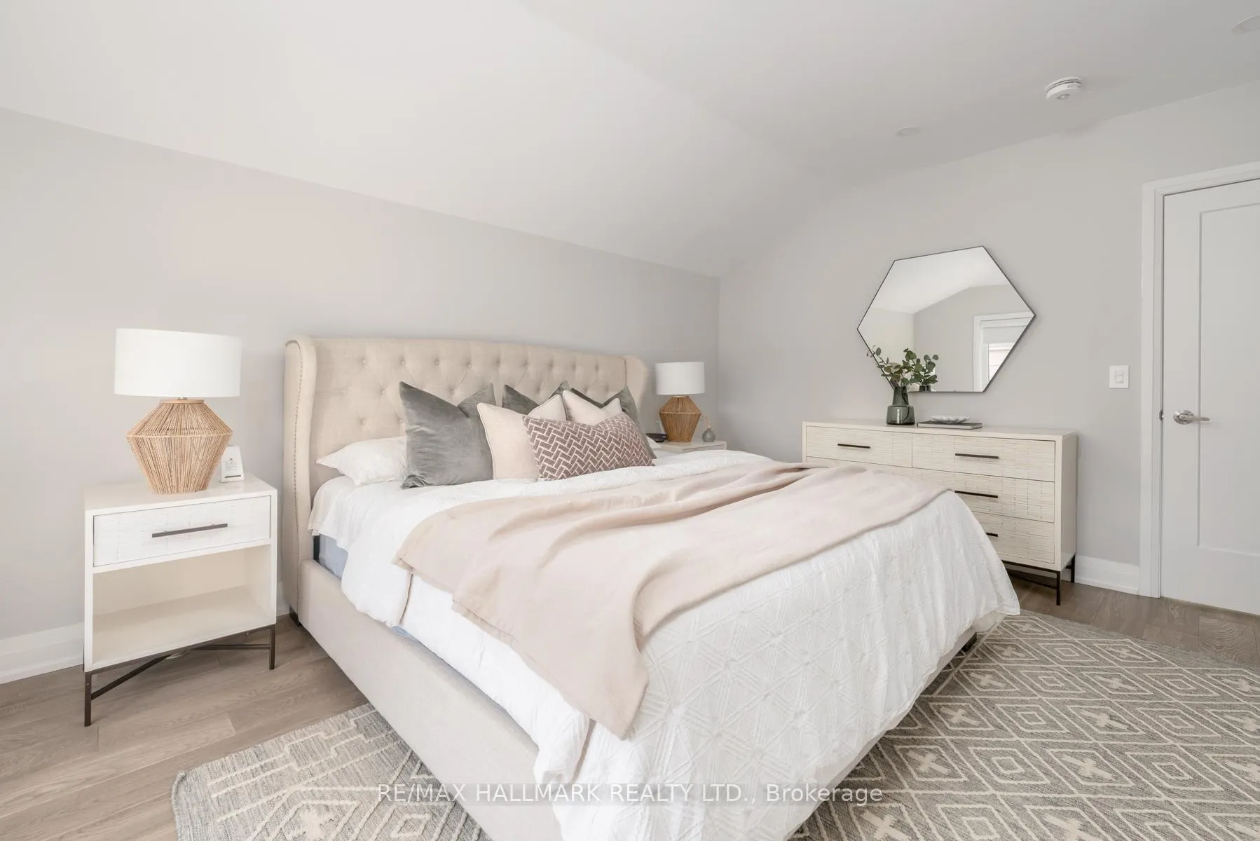 Photo 18 of 53 Northbrook Road, Toronto, East York — HOMEH