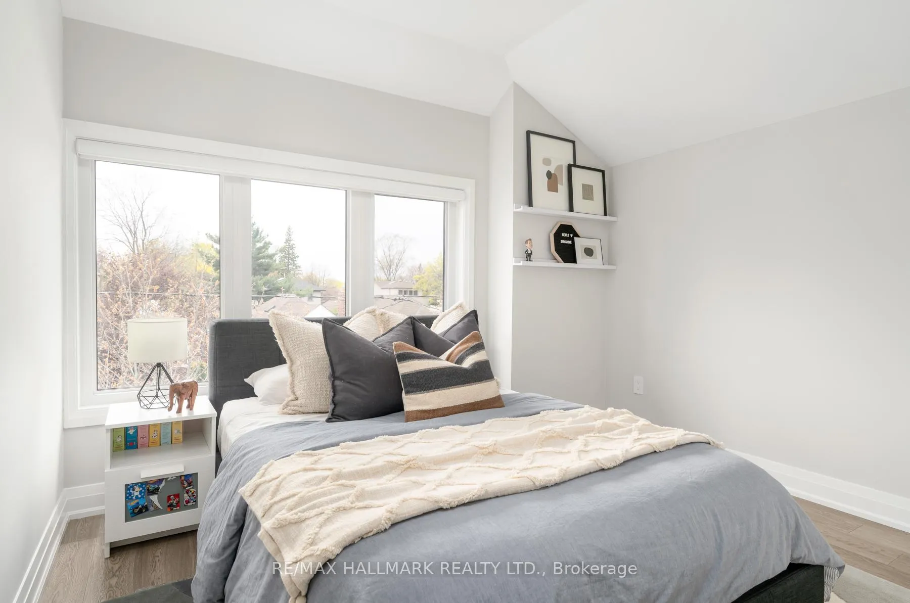 Photo 22 of 53 Northbrook Road, Toronto, East York — HOMEH