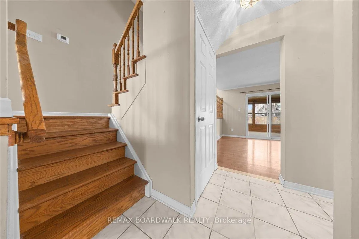 Photo 3 of 1195 St Jerome Crescent, Ottawa, Convent Glen North — HOMEH