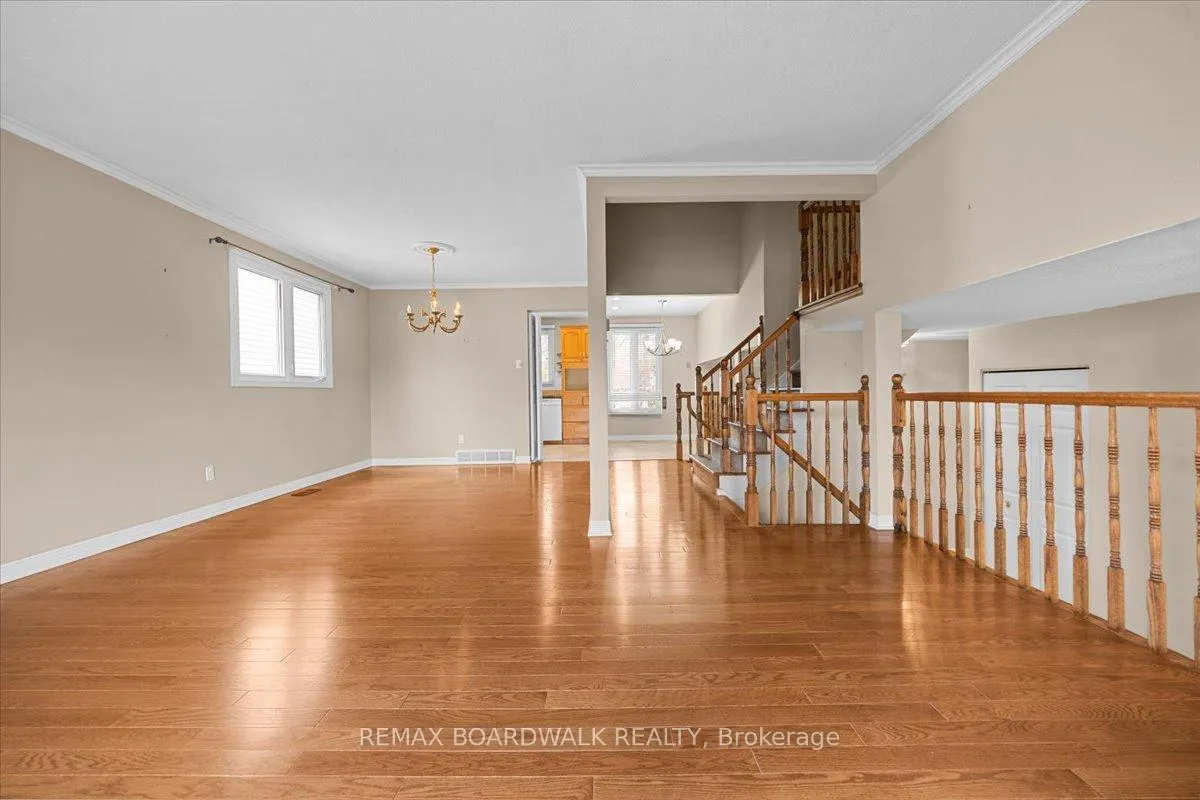 Photo 5 of 1195 St Jerome Crescent, Ottawa, Convent Glen North — HOMEH