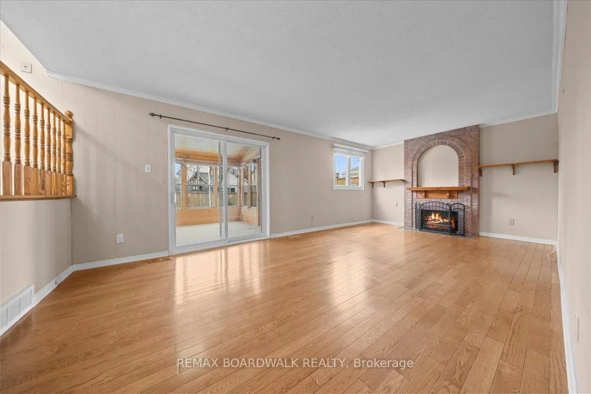 Photo 6 of 1195 St Jerome Crescent, Ottawa, Convent Glen North — HOMEH