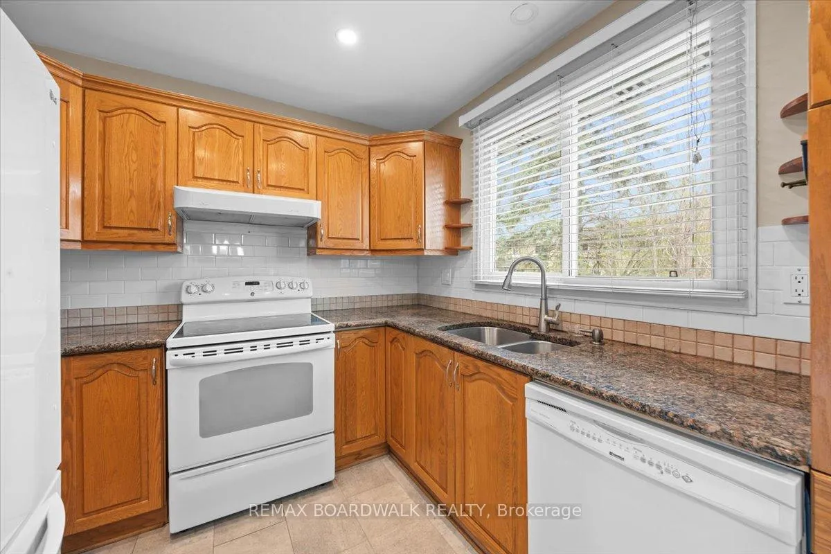 Photo 11 of 1195 St Jerome Crescent, Ottawa, Convent Glen North — HOMEH