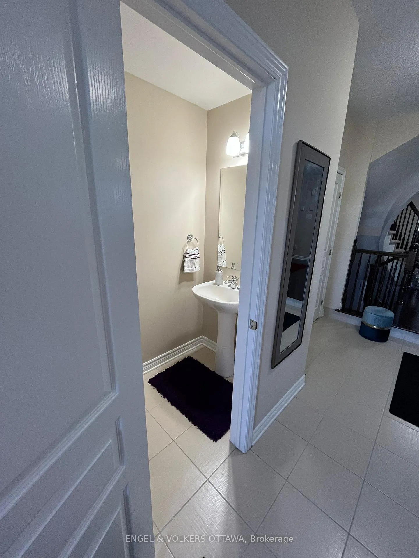 Photo 4 of 440 Barrick Hill Road, Ottawa, Kanata - Emerald Meadows/Trailwest — HOMEH