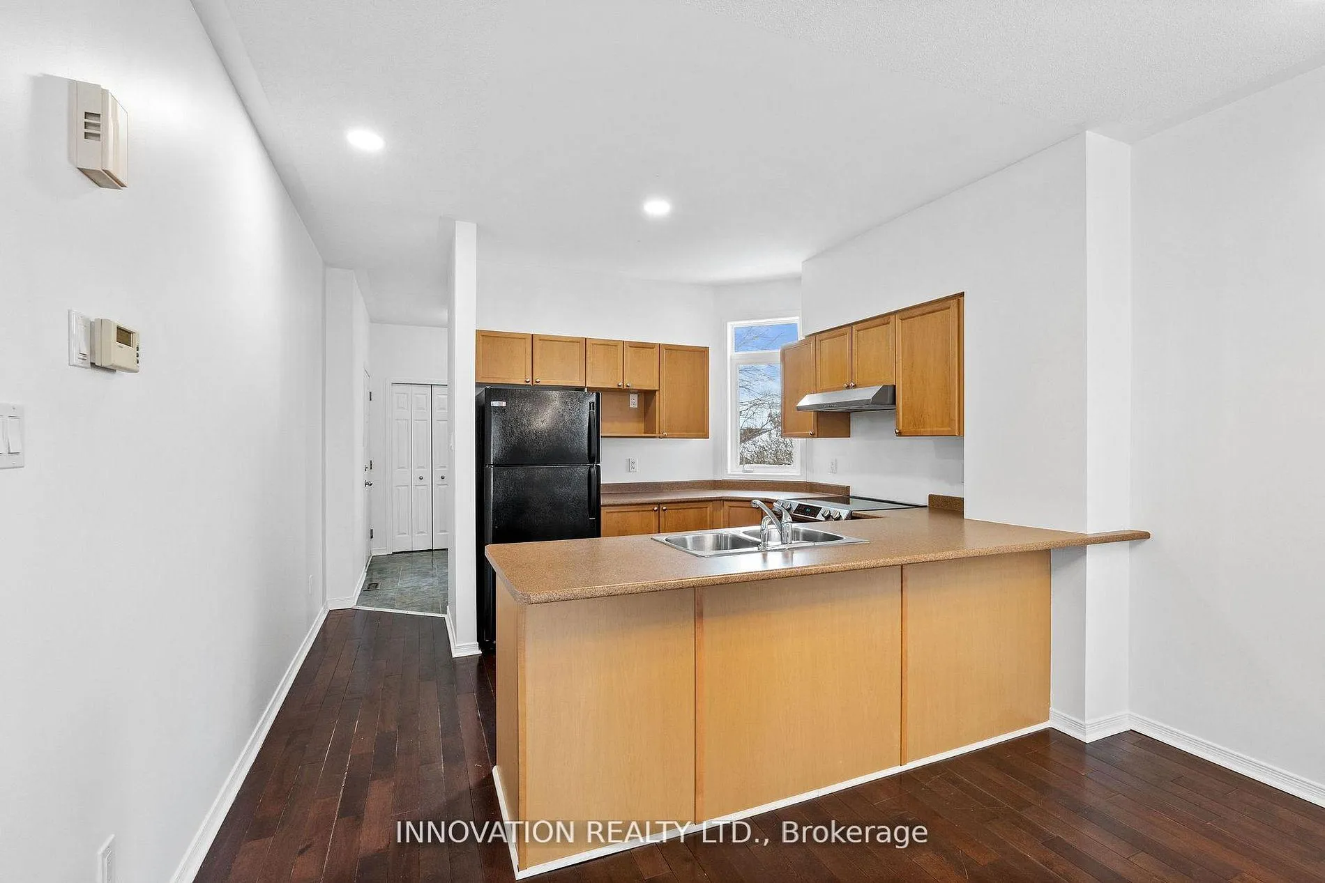 Photo 10 of Unit 9, 1032 Redtail Private, Ottawa, Cyrville — HOMEH