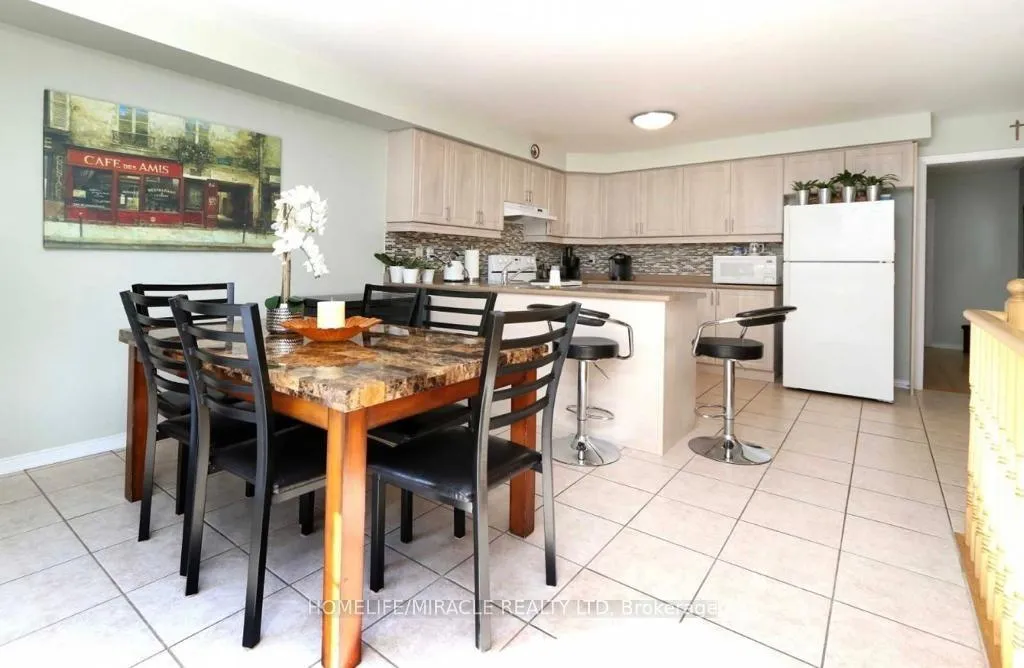 Photo 4 of 29 Denison Avenue, Brampton, Downtown Brampton — HOMEH