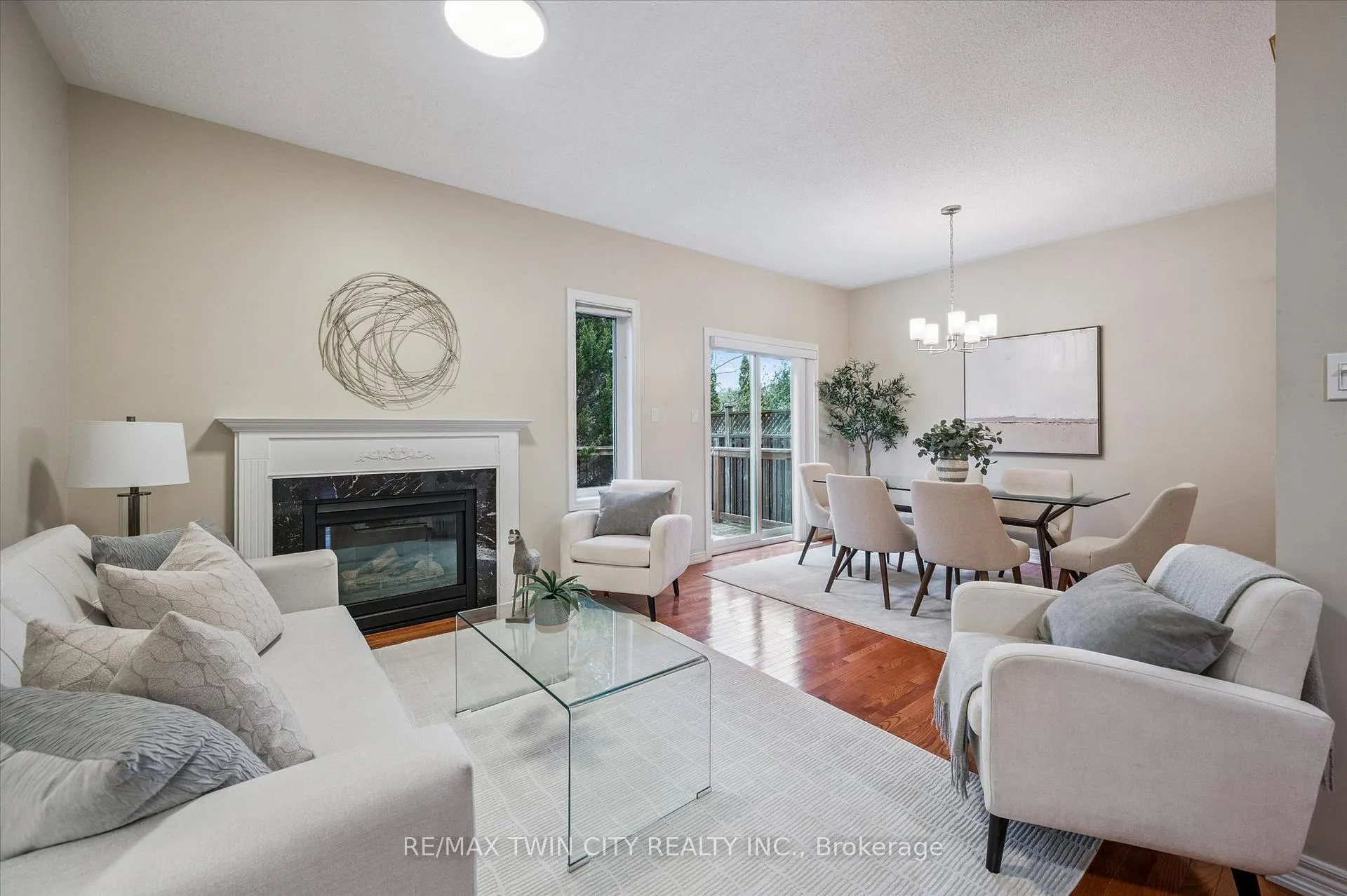 Photo 3 of Unit 9, 100 Idle Creek Drive, Kitchener — HOMEH