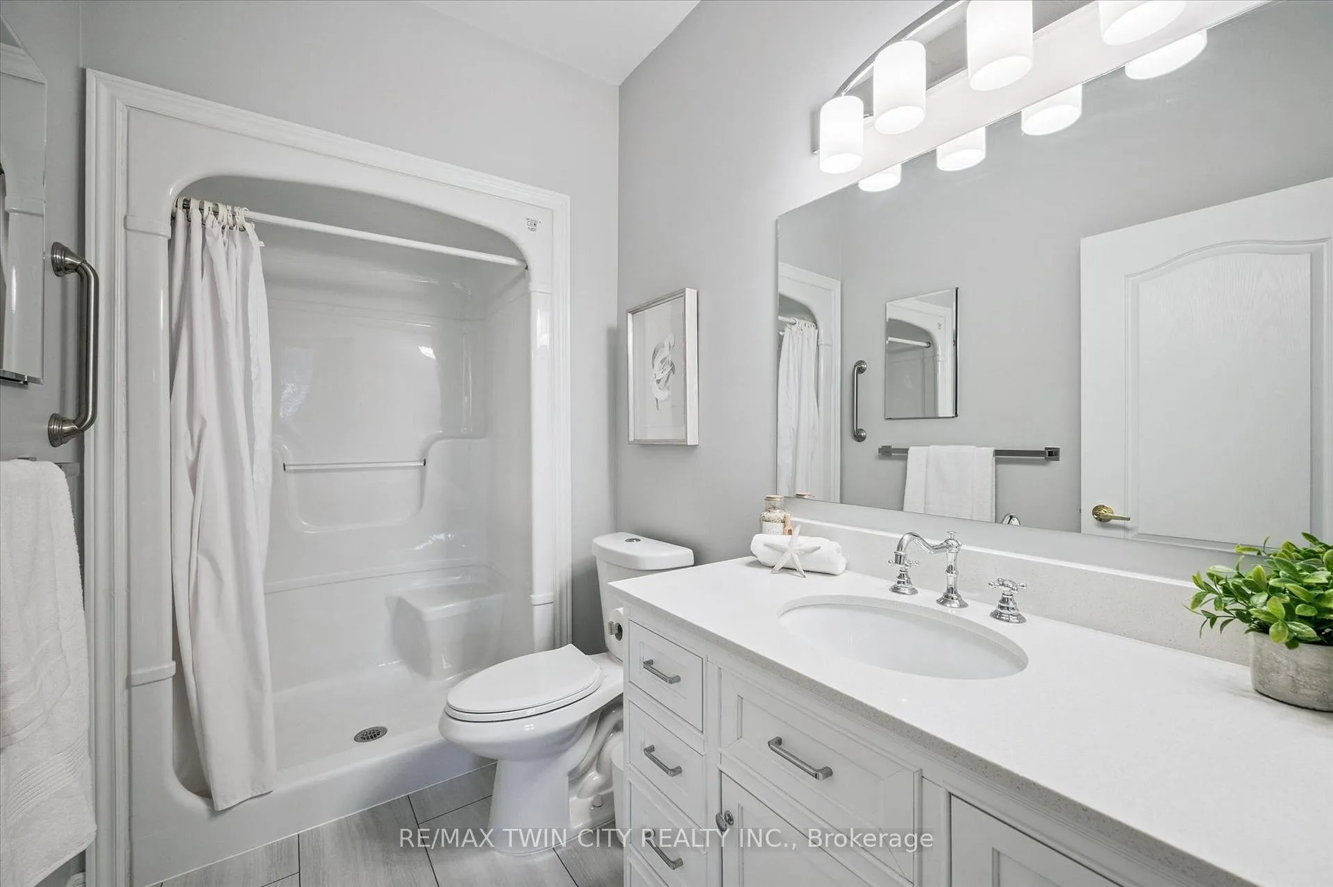 Photo 10 of Unit 9, 100 Idle Creek Drive, Kitchener — HOMEH