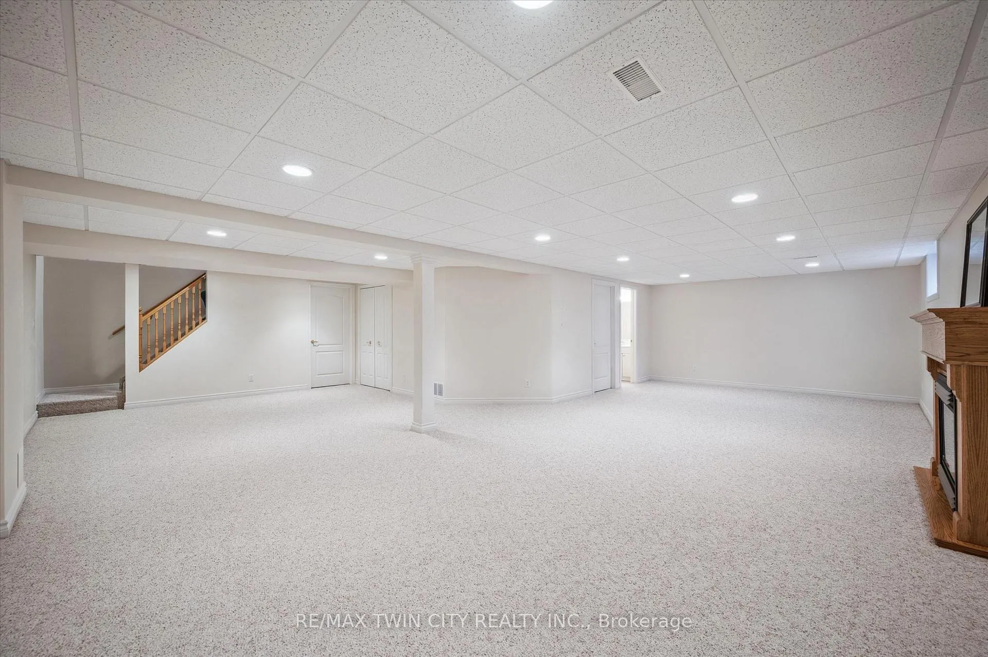 Photo 15 of Unit 9, 100 Idle Creek Drive, Kitchener — HOMEH