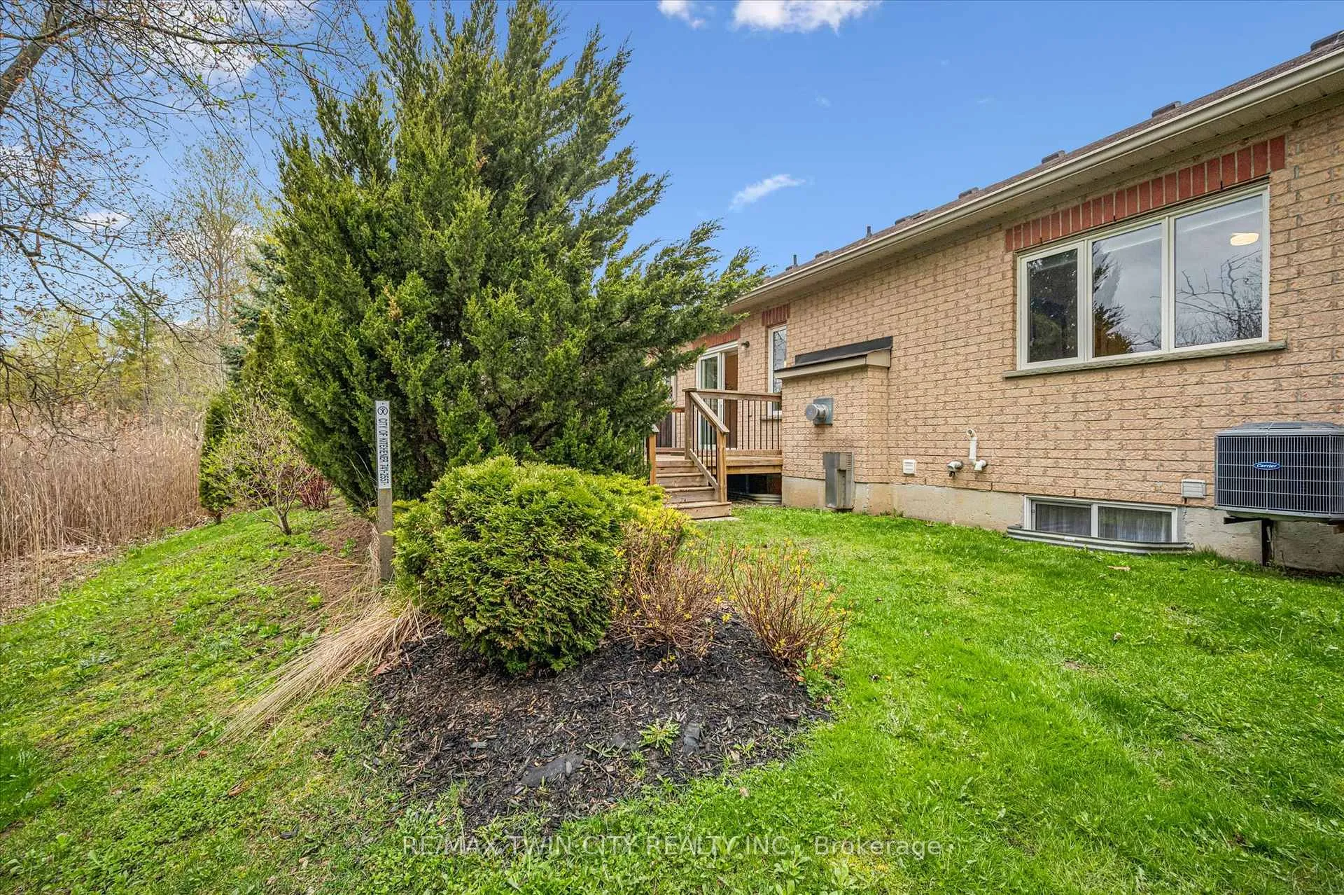 Photo 22 of Unit 9, 100 Idle Creek Drive, Kitchener — HOMEH