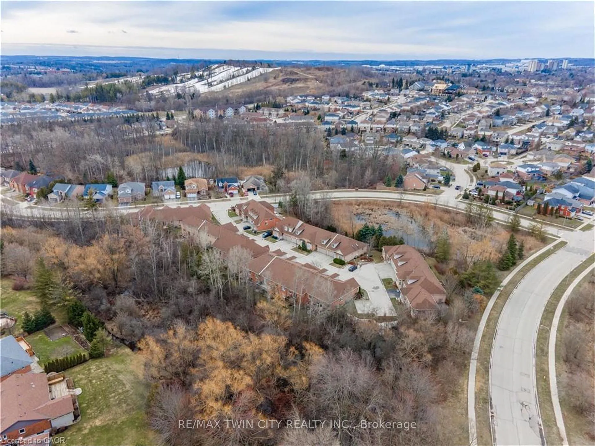 Photo 27 of Unit 9, 100 Idle Creek Drive, Kitchener — HOMEH