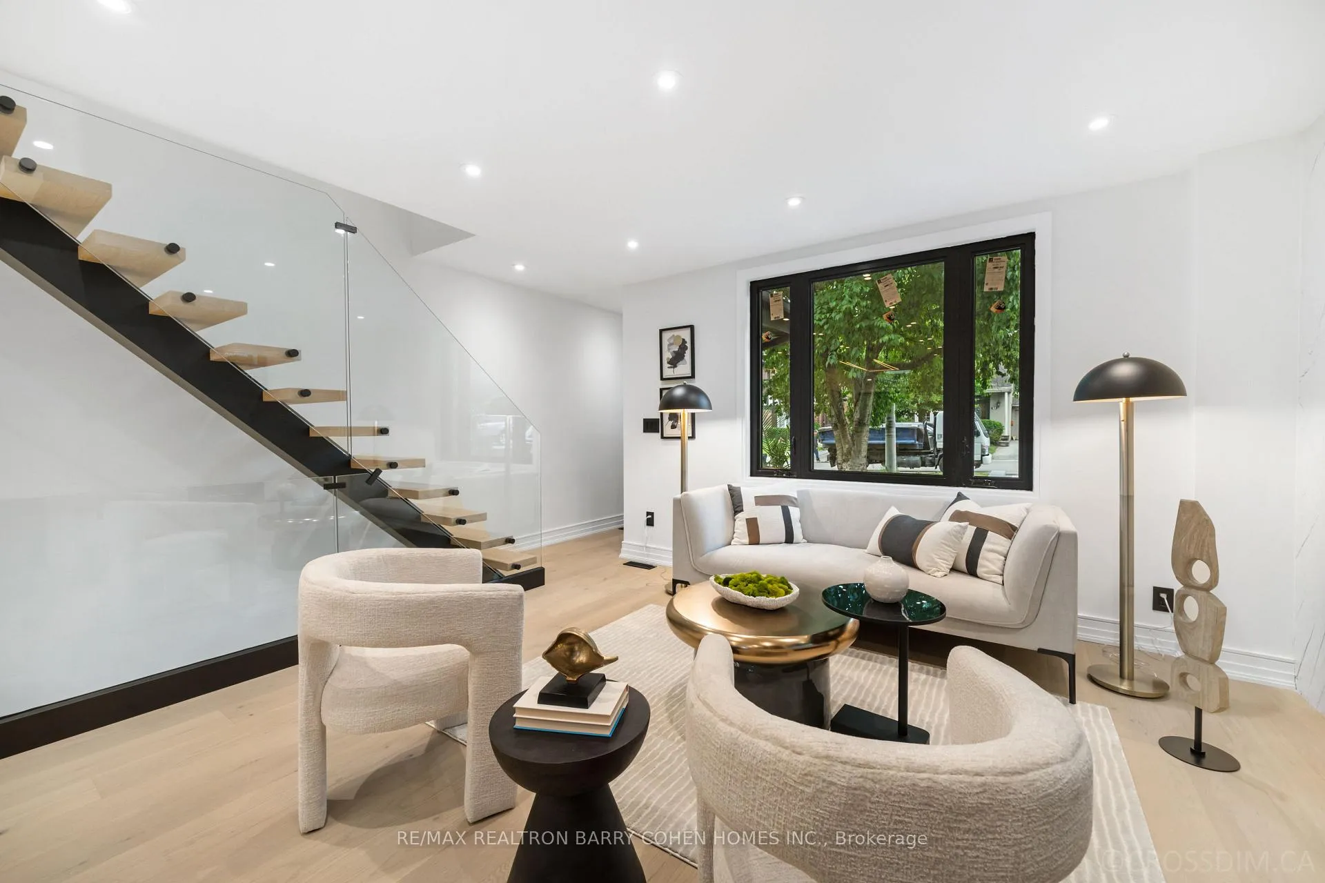 Photo 5 of 12 Fairfield Road, Toronto, Mount Pleasant East — HOMEH
