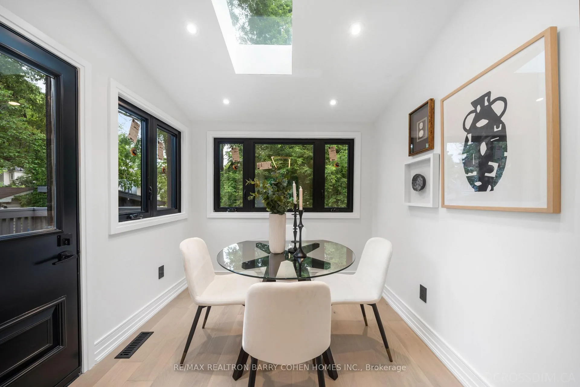 Photo 13 of 12 Fairfield Road, Toronto, Mount Pleasant East — HOMEH