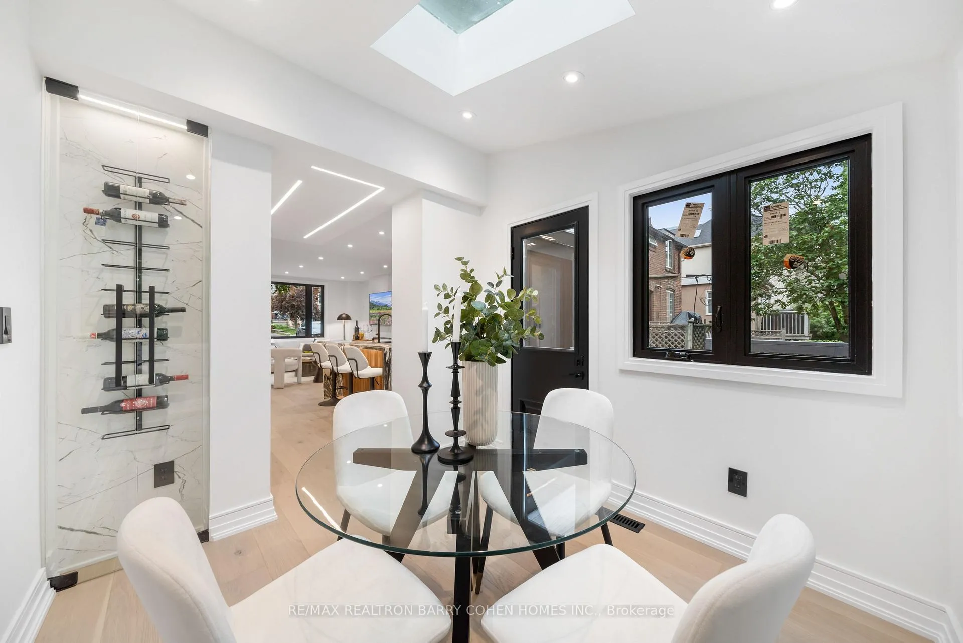 Photo 14 of 12 Fairfield Road, Toronto, Mount Pleasant East — HOMEH