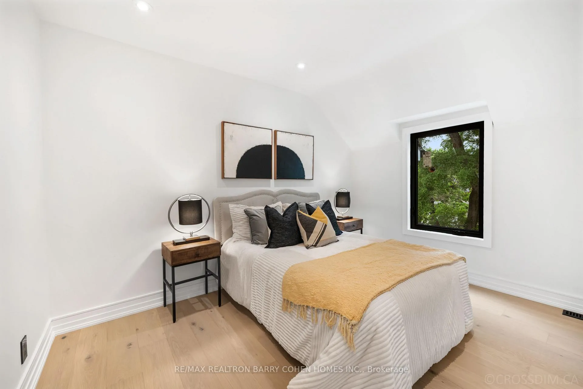 Photo 18 of 12 Fairfield Road, Toronto, Mount Pleasant East — HOMEH