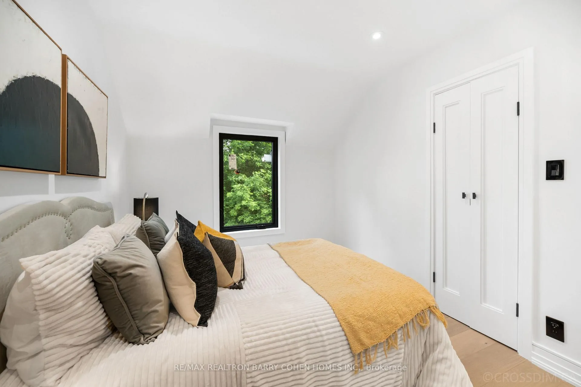 Photo 19 of 12 Fairfield Road, Toronto, Mount Pleasant East — HOMEH