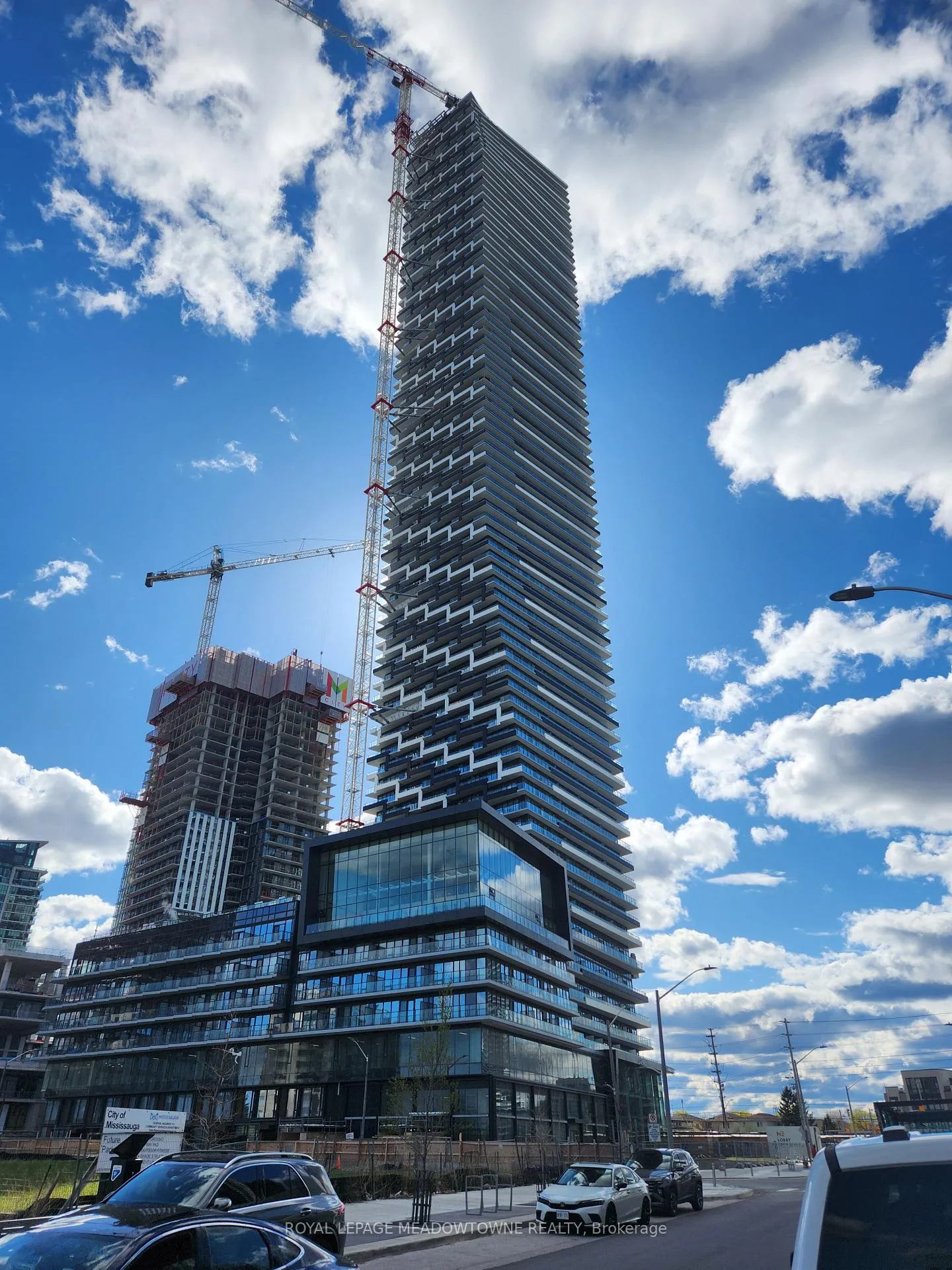 Front of Unit 3007, 448 Burnhamthorpe Road
