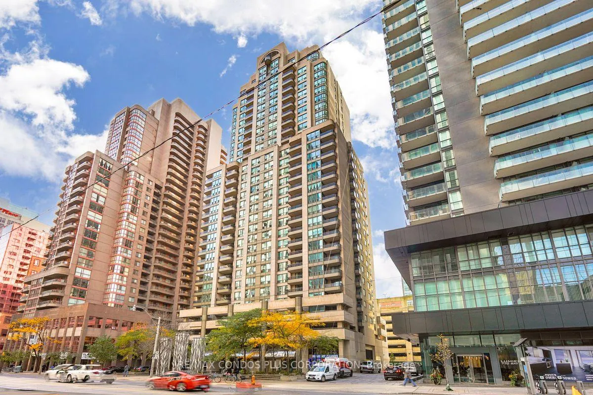 Front of Unit 1707, 750 Bay Street