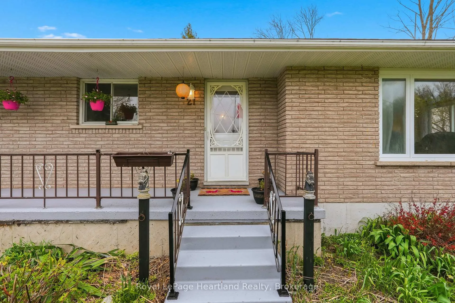 Photo 4 of 21 Brown Street S, Minto — HOMEH