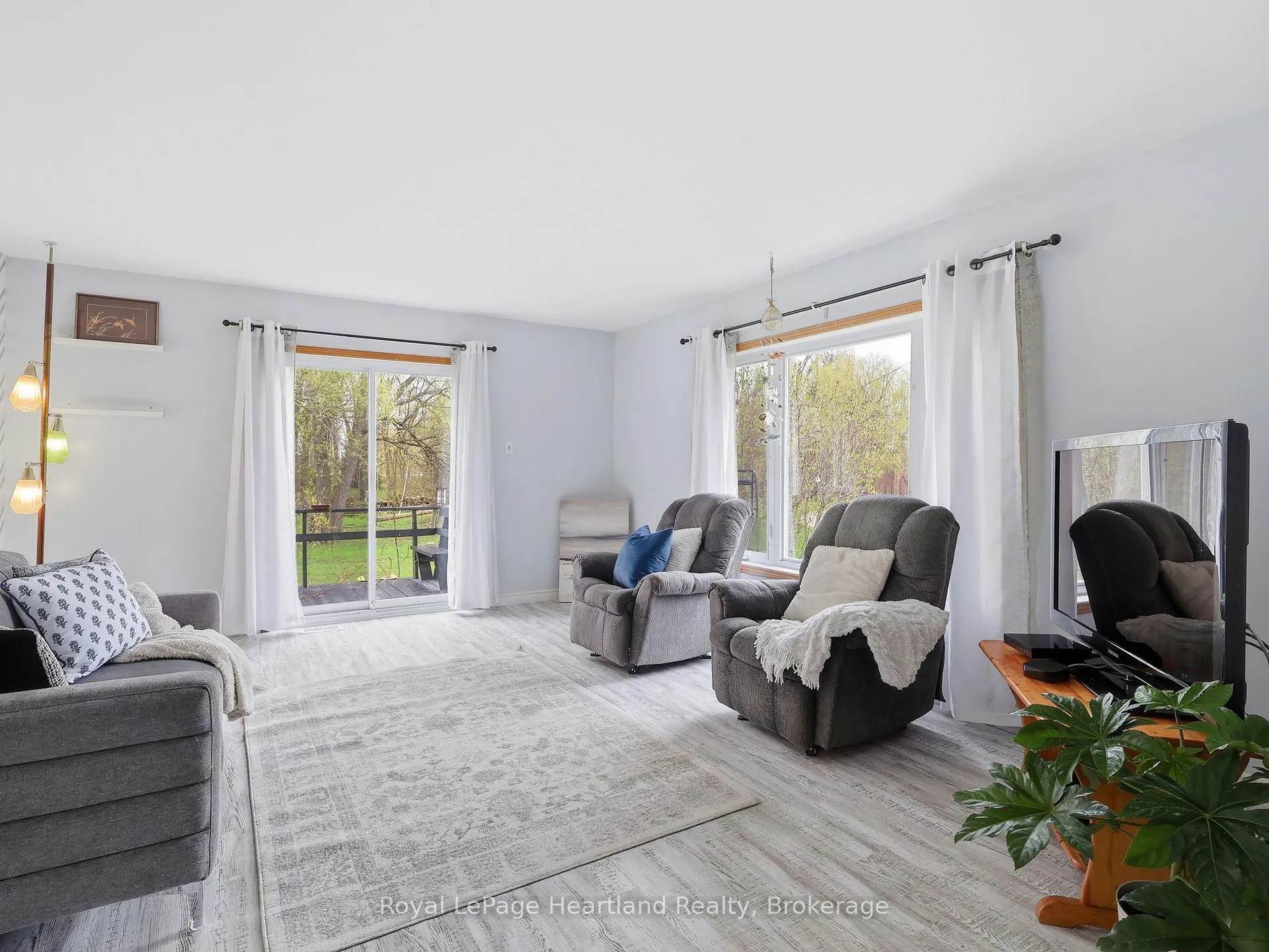 Photo 5 of 21 Brown Street S, Minto — HOMEH