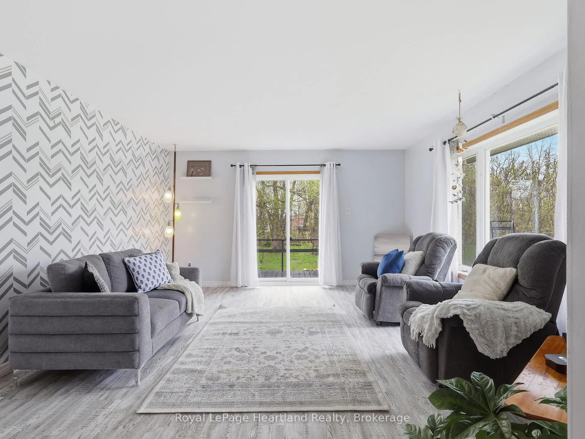 Photo 6 of 21 Brown Street S, Minto — HOMEH