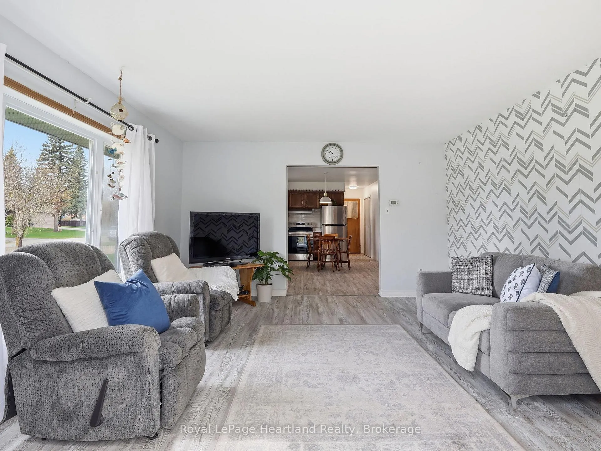 Photo 7 of 21 Brown Street S, Minto — HOMEH