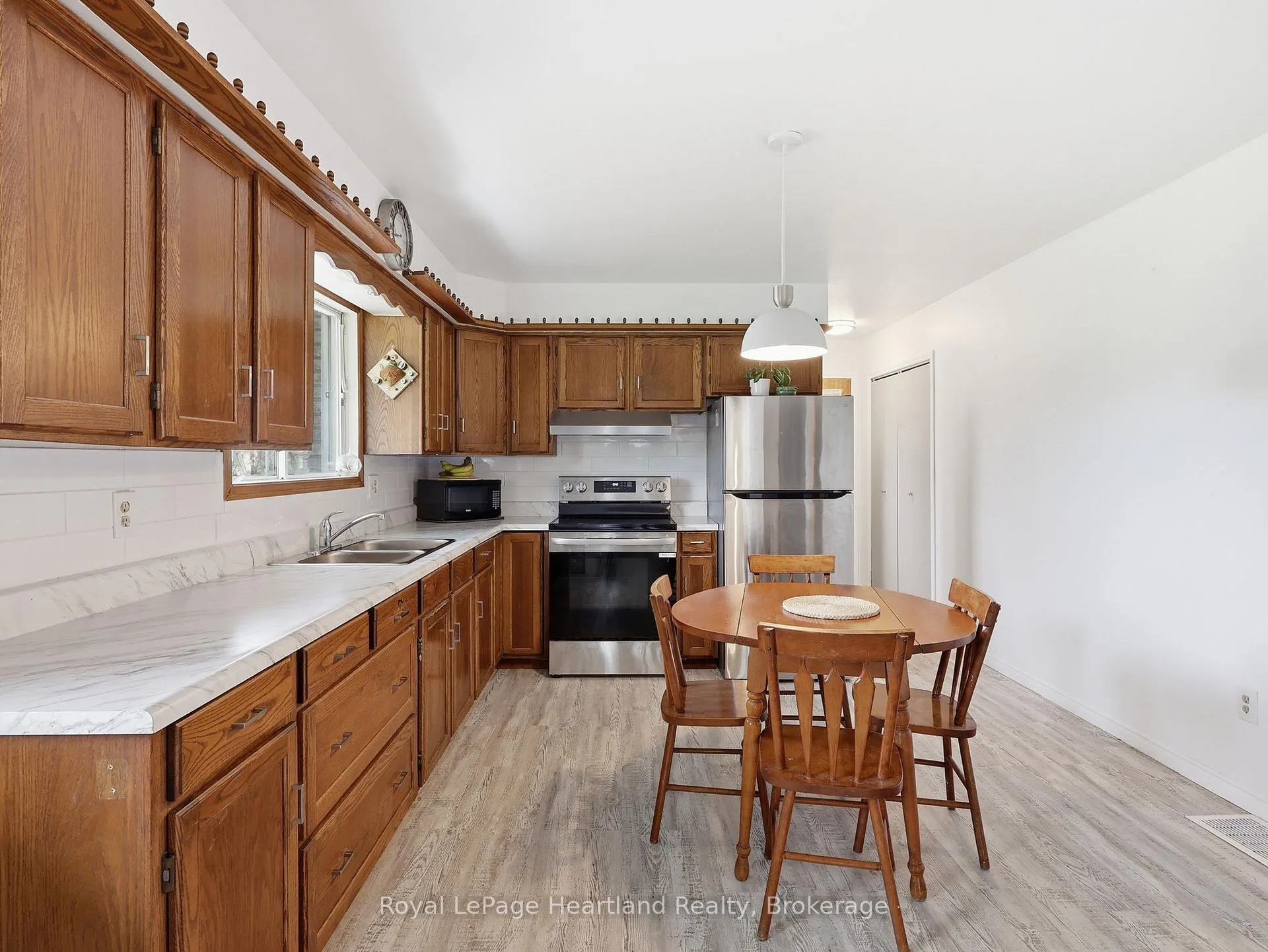 Photo 8 of 21 Brown Street S, Minto — HOMEH