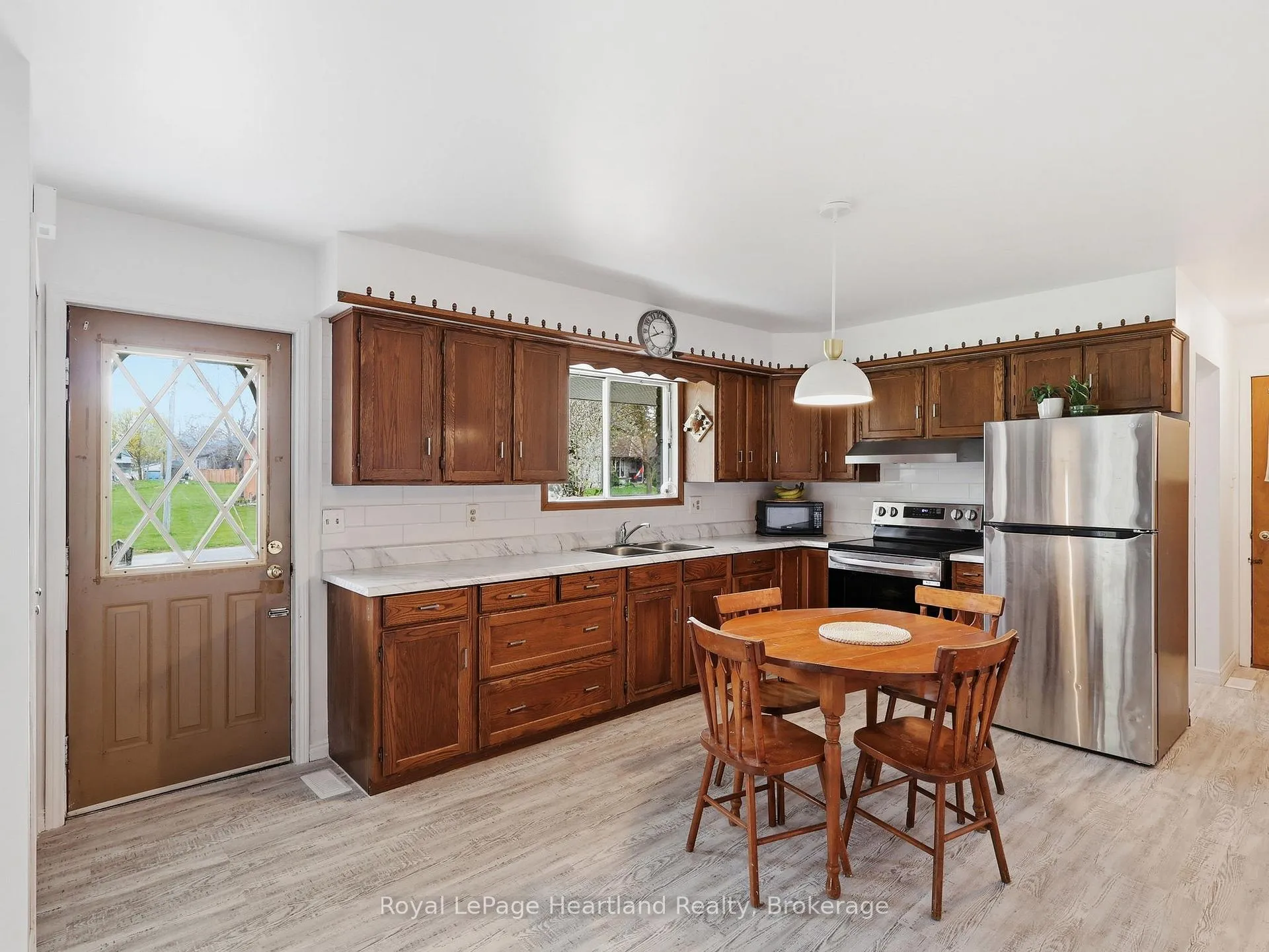 Photo 9 of 21 Brown Street S, Minto — HOMEH