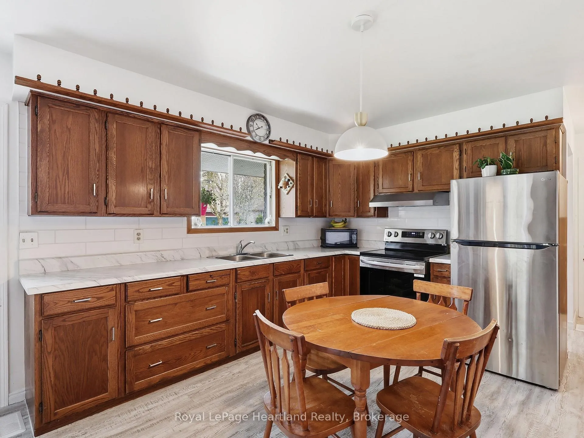 Photo 10 of 21 Brown Street S, Minto — HOMEH