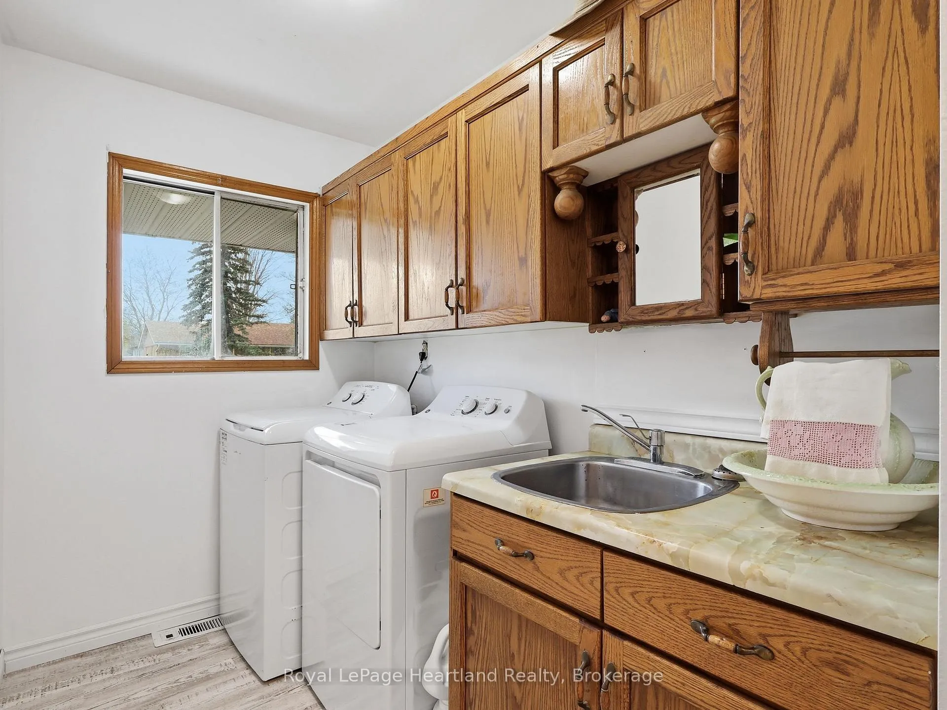 Photo 19 of 21 Brown Street S, Minto — HOMEH