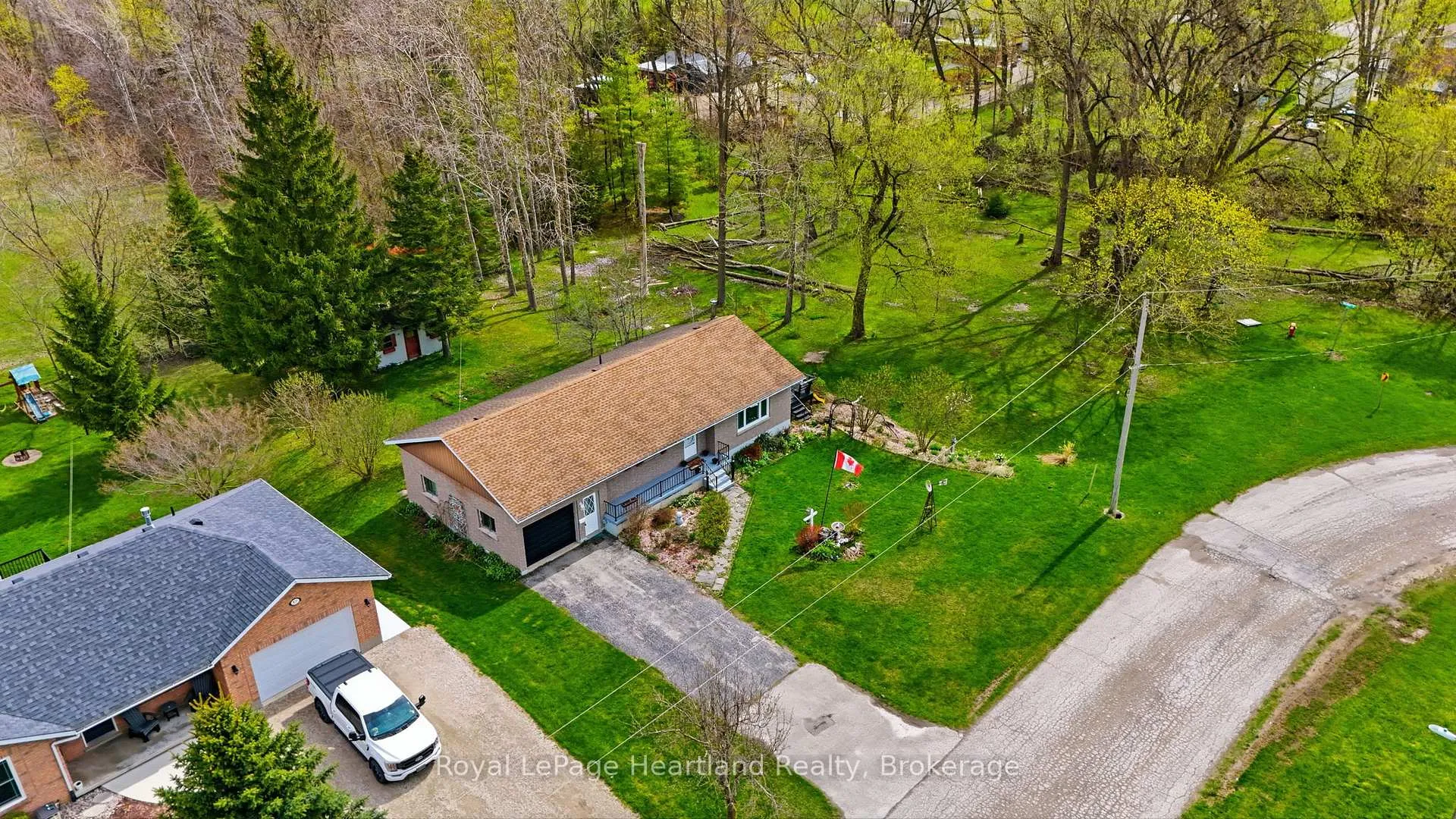 Photo 26 of 21 Brown Street S, Minto — HOMEH