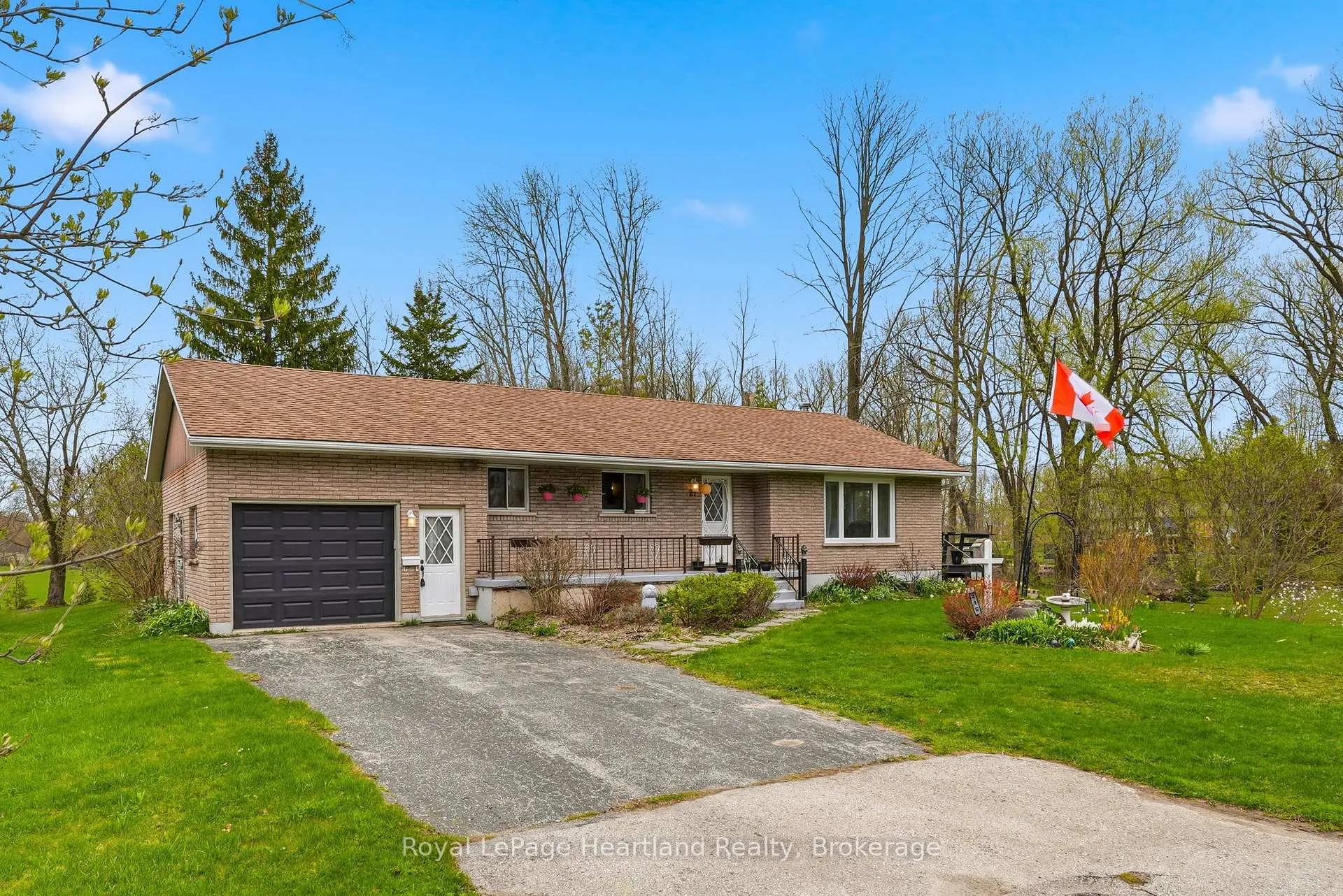 Photo 34 of 21 Brown Street S, Minto — HOMEH