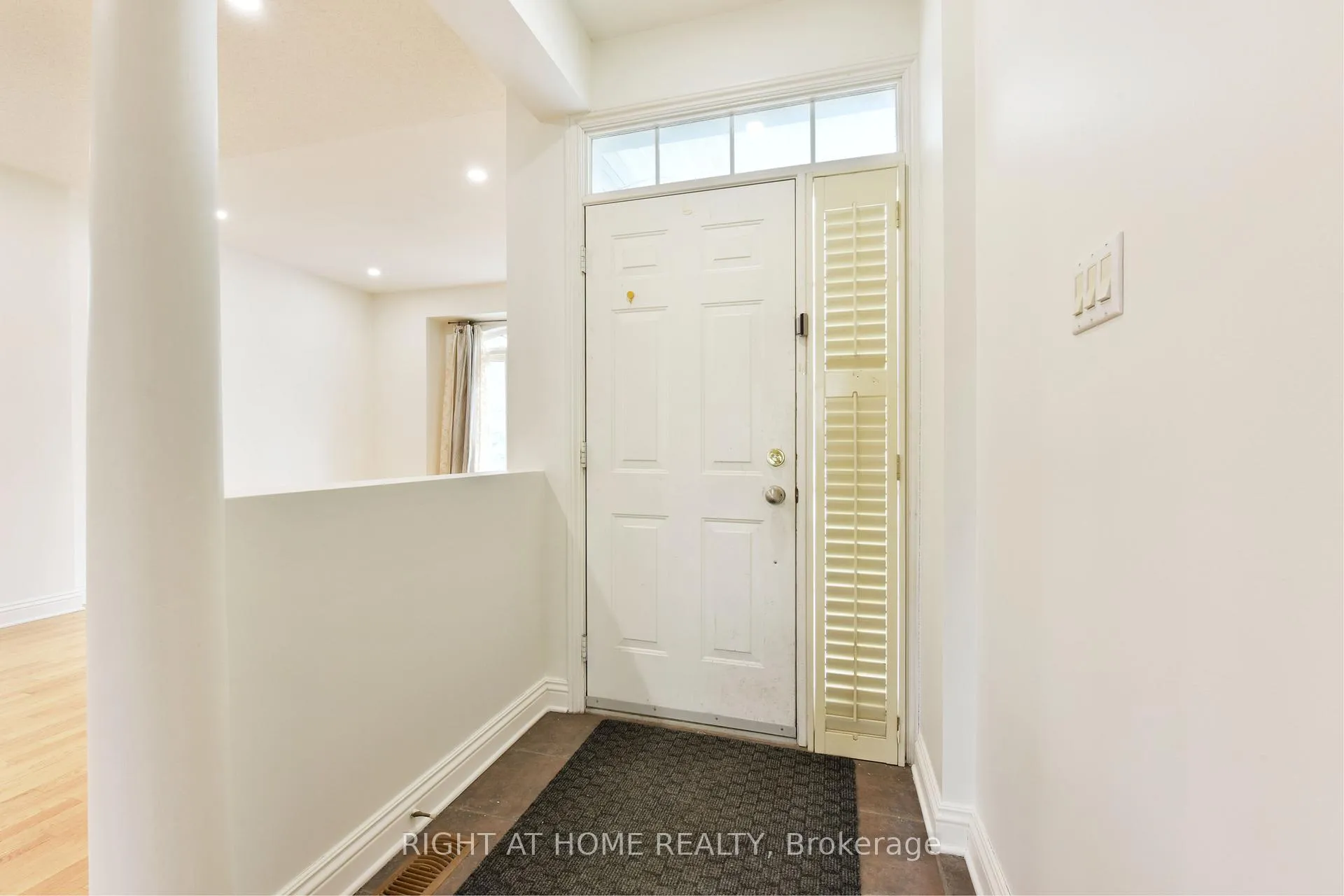 Photo 2 of 11 Cheltonia Way, Ottawa, Kanata - Kanata Lakes/Heritage Hills — HOMEH