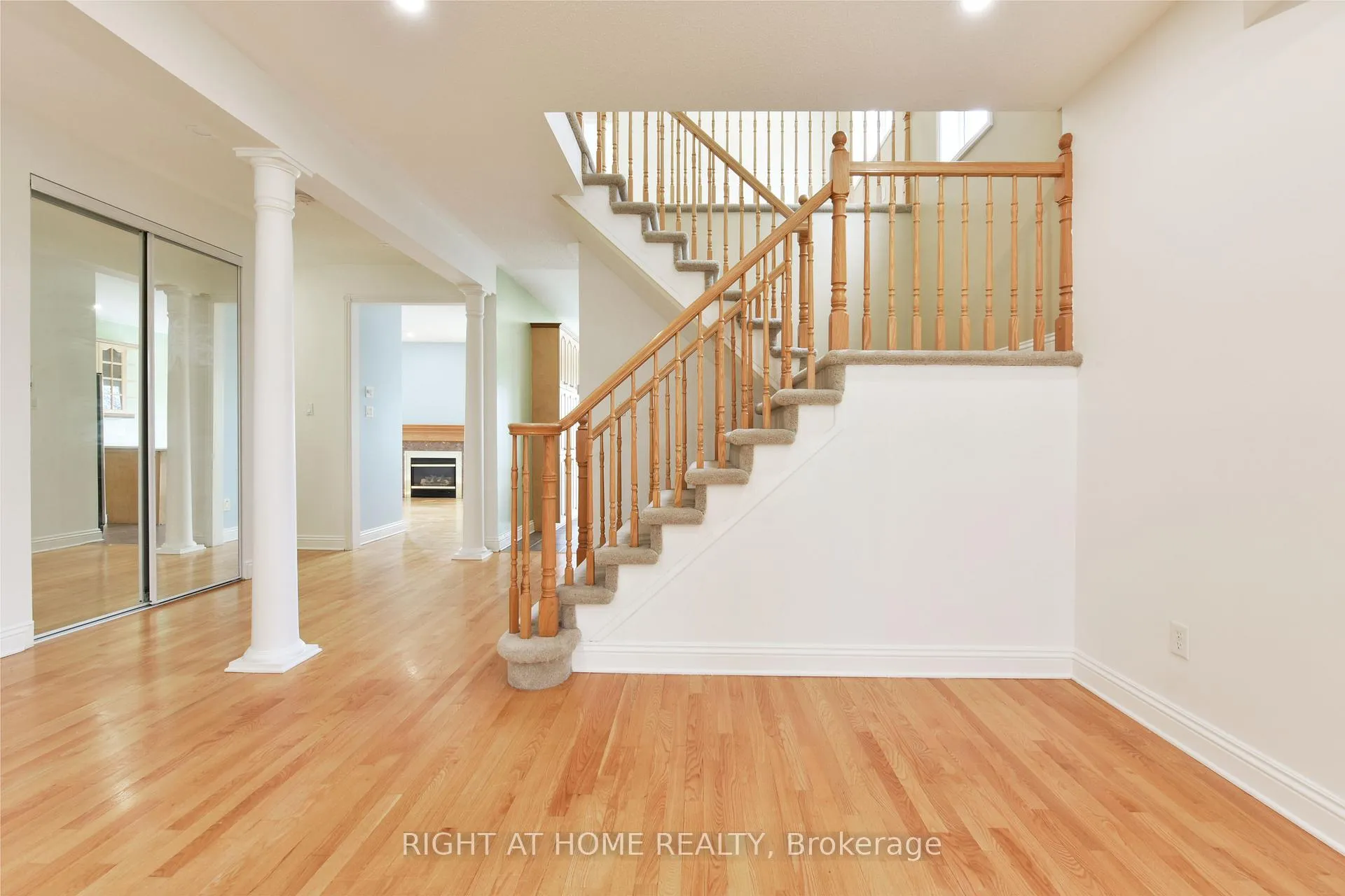 Photo 6 of 11 Cheltonia Way, Ottawa, Kanata - Kanata Lakes/Heritage Hills — HOMEH