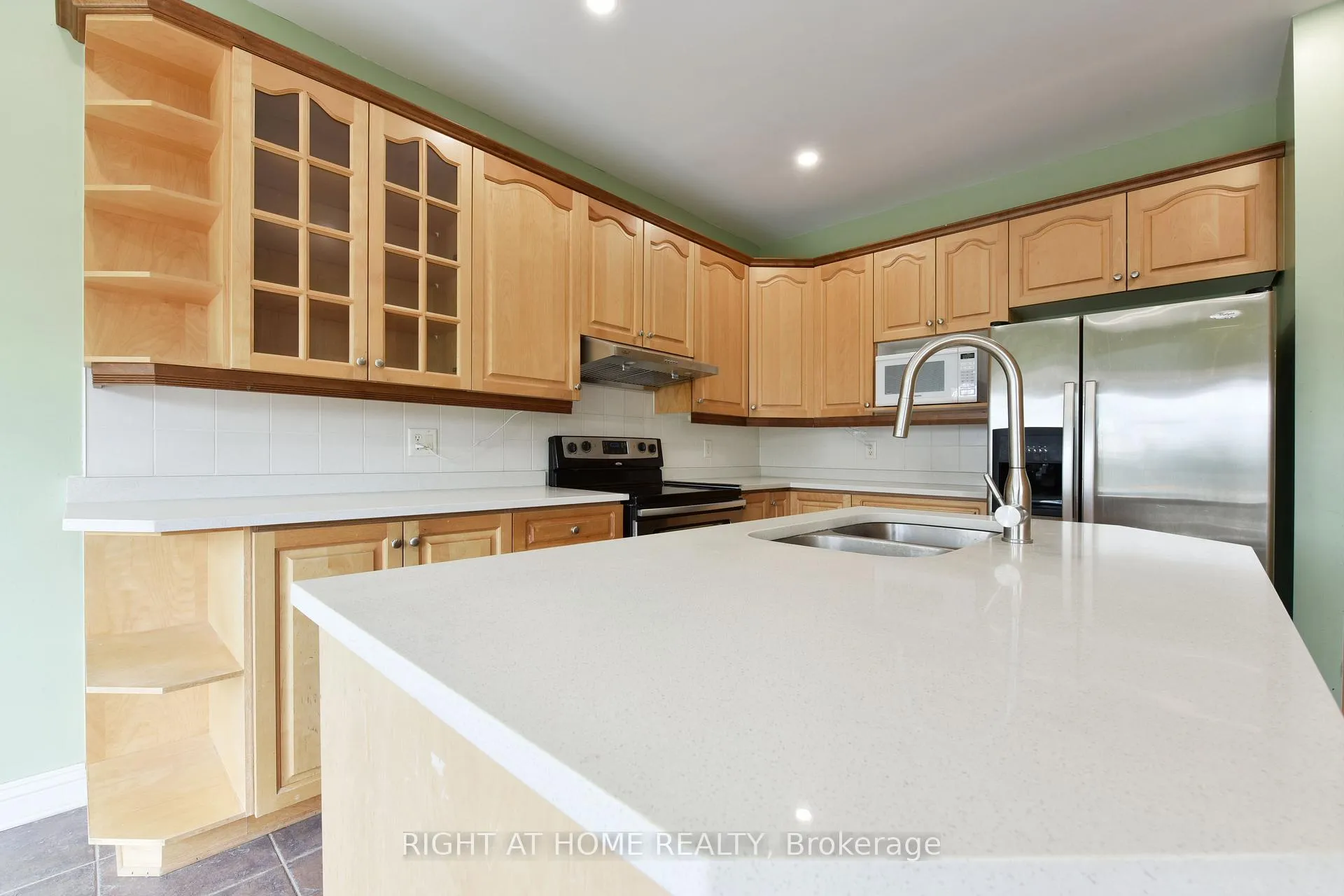 Photo 11 of 11 Cheltonia Way, Ottawa, Kanata - Kanata Lakes/Heritage Hills — HOMEH