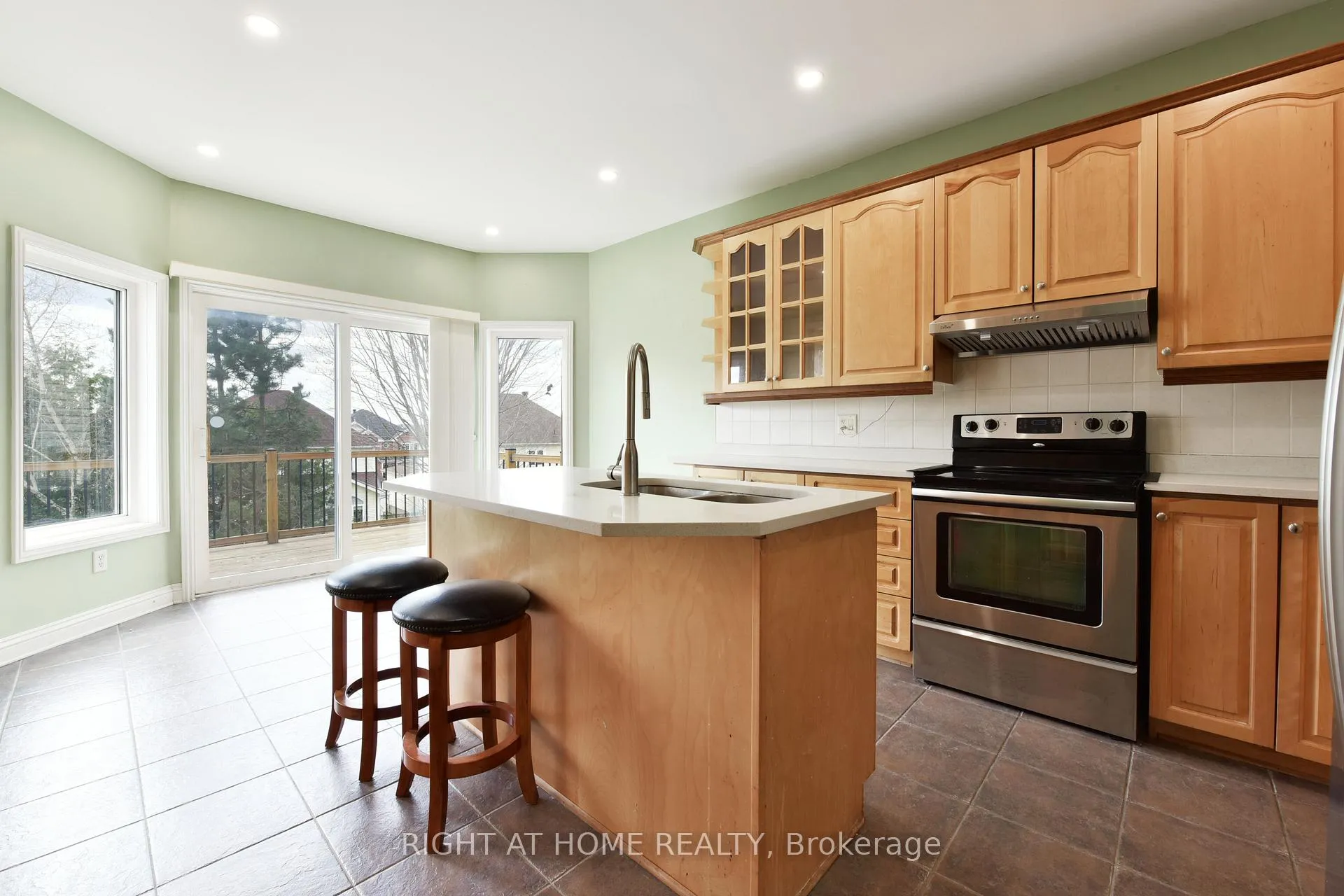 Photo 13 of 11 Cheltonia Way, Ottawa, Kanata - Kanata Lakes/Heritage Hills — HOMEH
