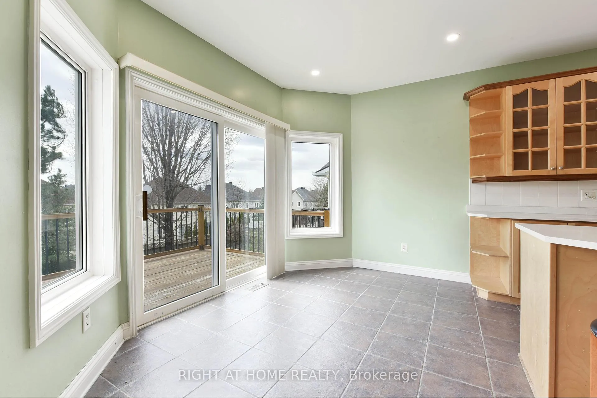 Photo 14 of 11 Cheltonia Way, Ottawa, Kanata - Kanata Lakes/Heritage Hills — HOMEH