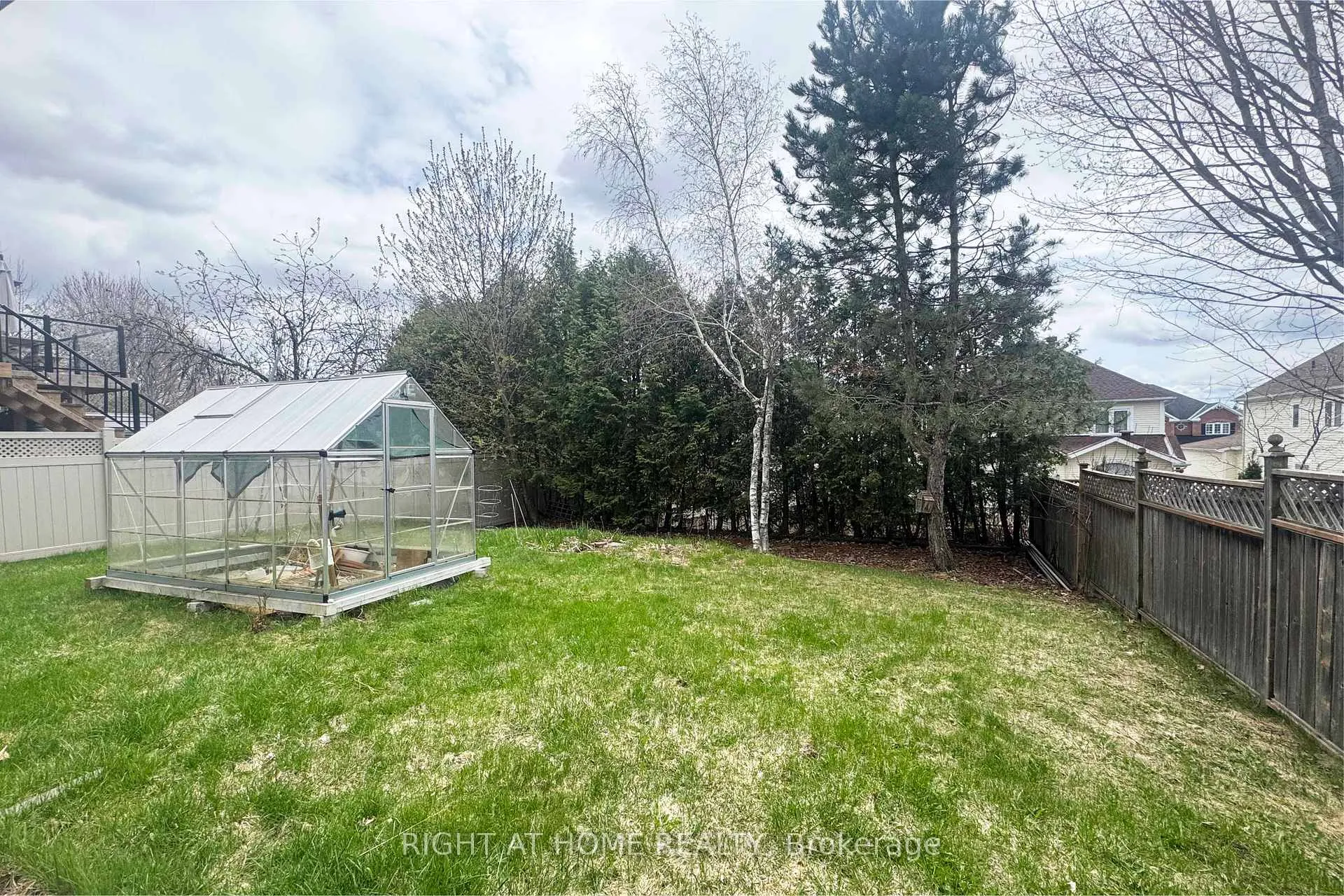 Photo 32 of 11 Cheltonia Way, Ottawa, Kanata - Kanata Lakes/Heritage Hills — HOMEH