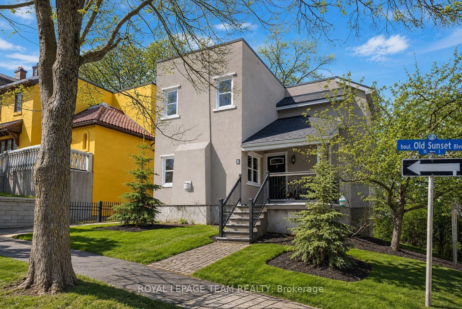 Photo 1 of 1 Old Sunset Boulevard, Ottawa, Dows Lake — HOMEH
