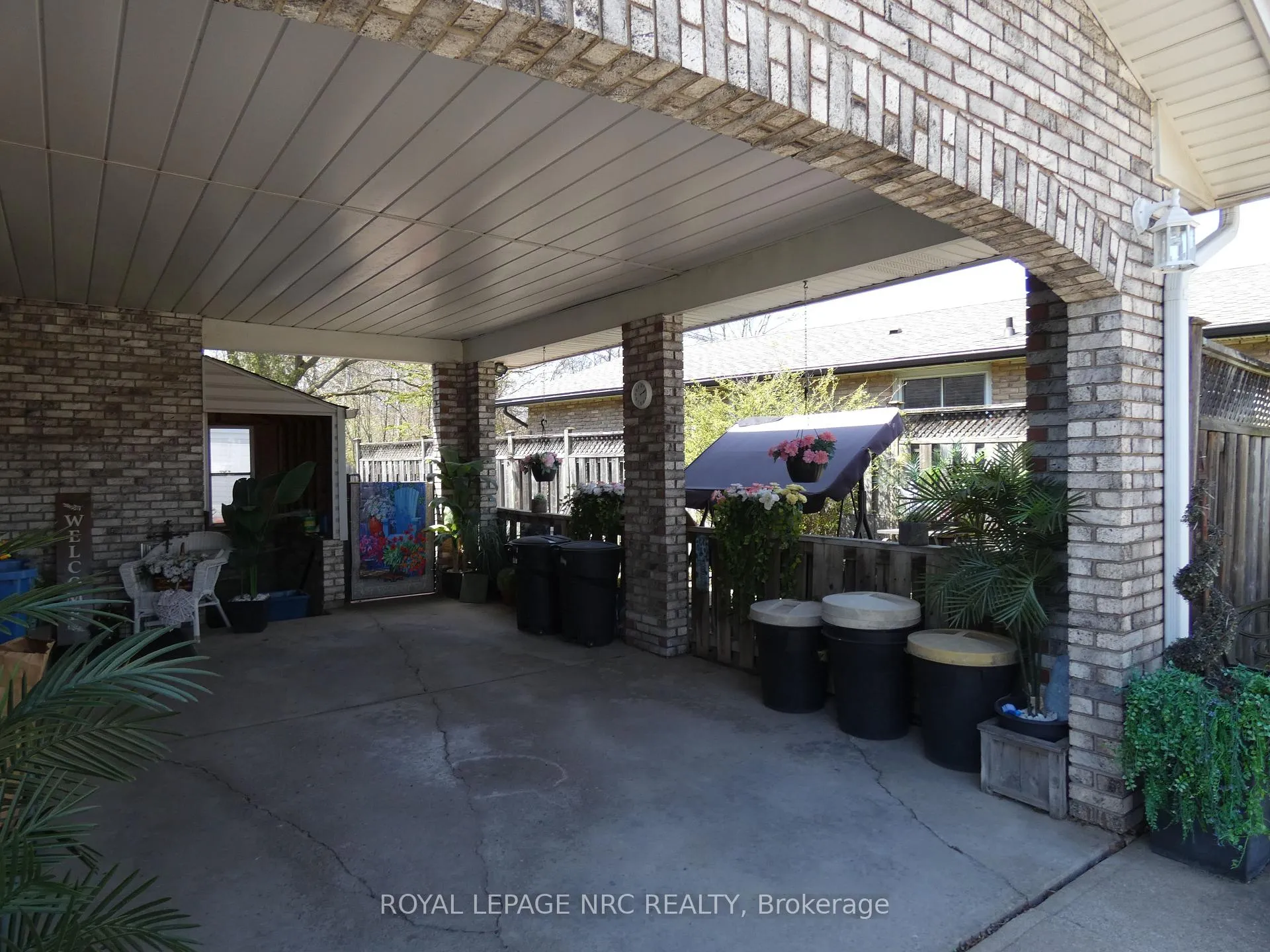 Photo 2 of 2909 Henley Avenue, Niagara Falls, Church's Lane — HOMEH