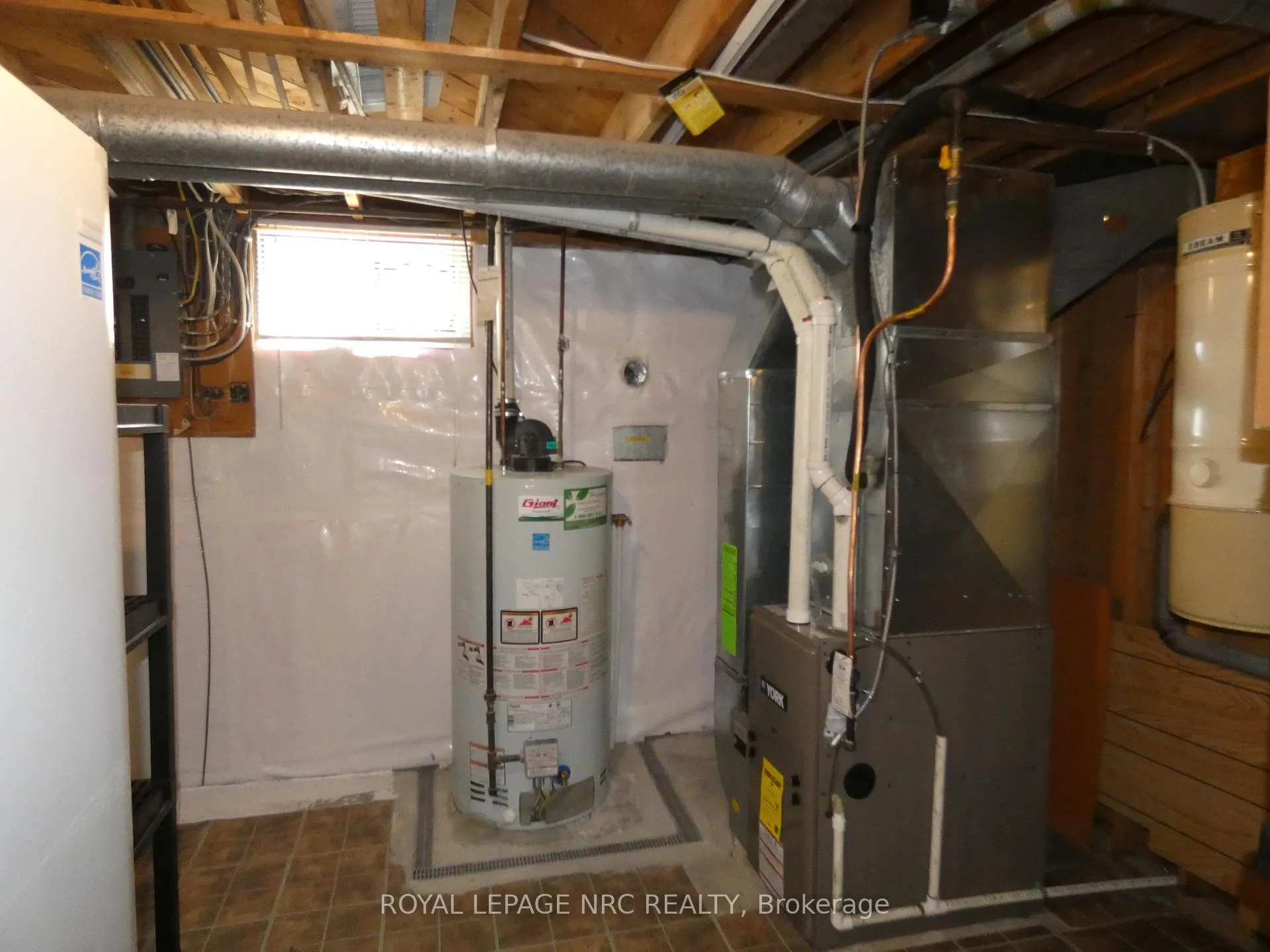 Photo 19 of 2909 Henley Avenue, Niagara Falls, Church's Lane — HOMEH