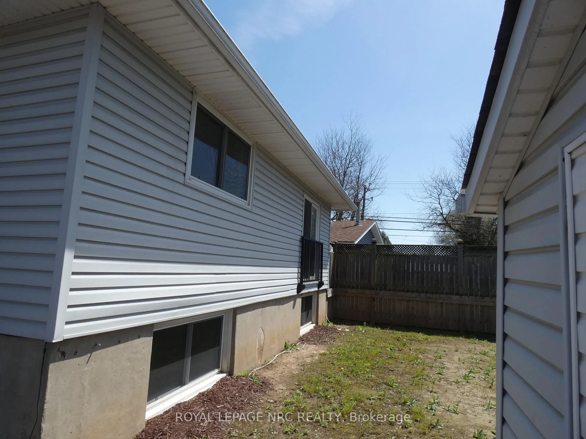 Photo 20 of 2909 Henley Avenue, Niagara Falls, Church's Lane — HOMEH