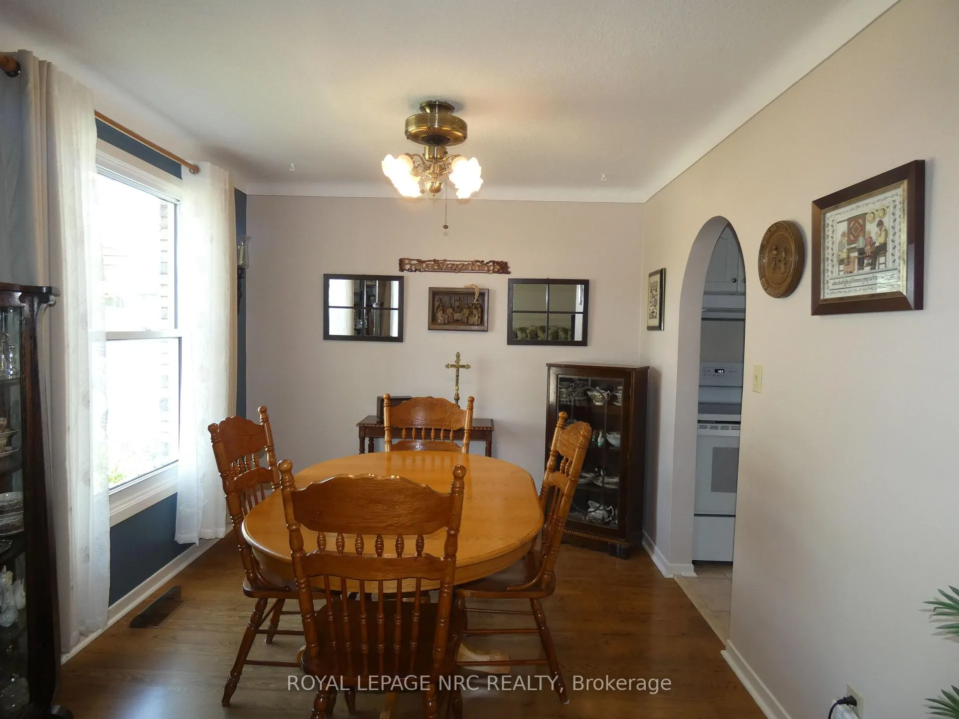 Photo 6 of 2909 Henley Avenue, Niagara Falls, Church's Lane — HOMEH