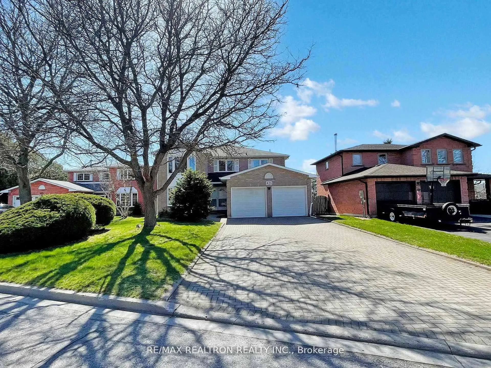 Photo 1 of 426 Herridge Circle, Newmarket, Huron Heights-Leslie Valley — HOMEH