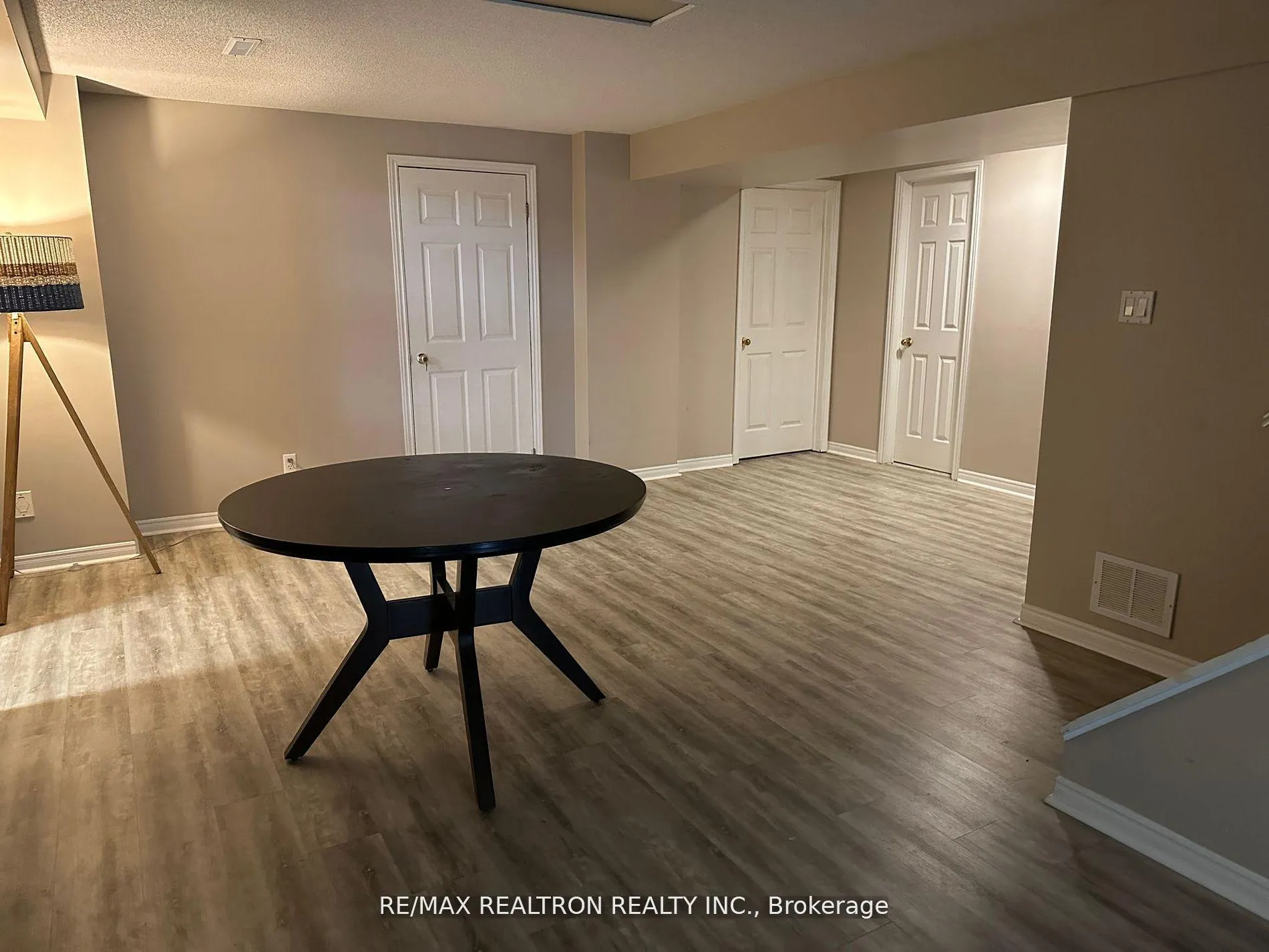 Photo 6 of 426 Herridge Circle, Newmarket, Huron Heights-Leslie Valley — HOMEH