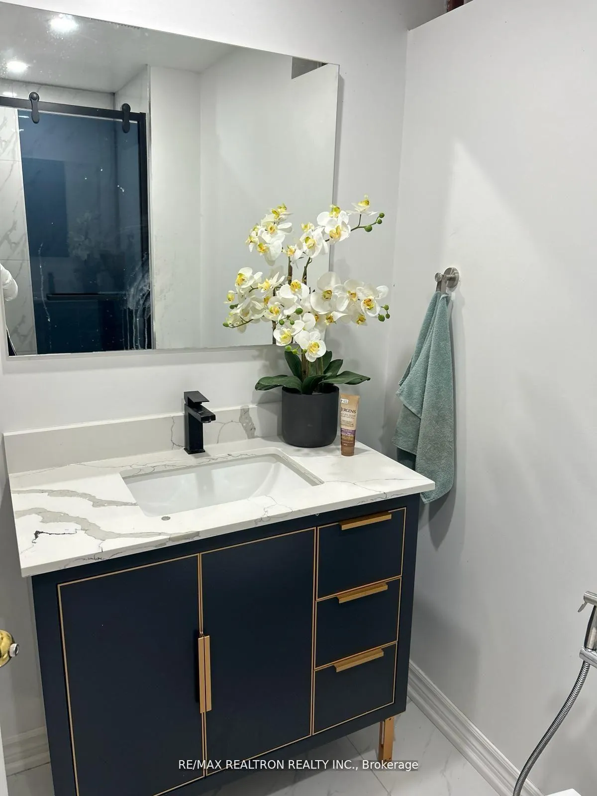 Photo 9 of 426 Herridge Circle, Newmarket, Huron Heights-Leslie Valley — HOMEH
