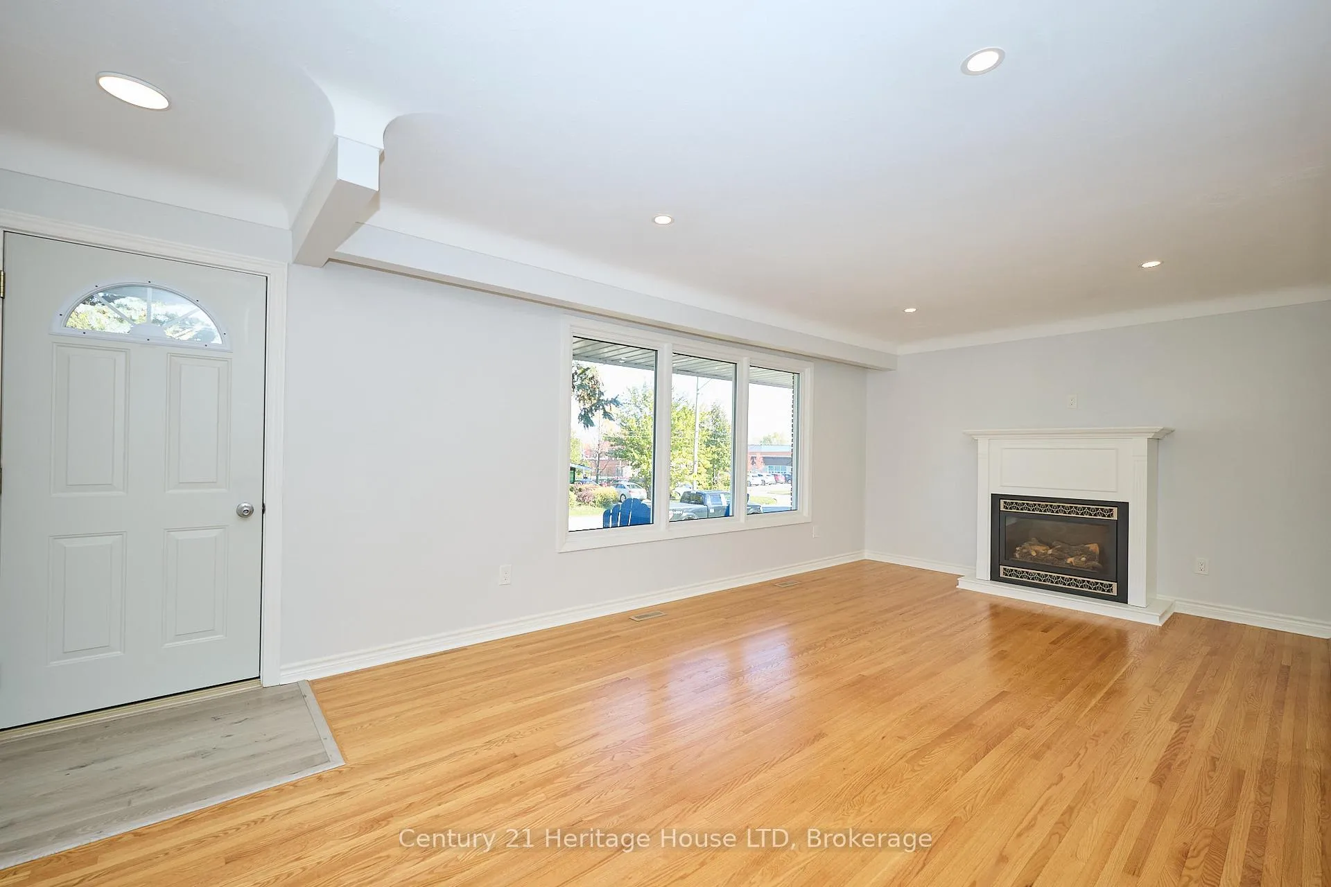 Photo 5 of 148 Champlain Drive, Fort Erie, Central — HOMEH