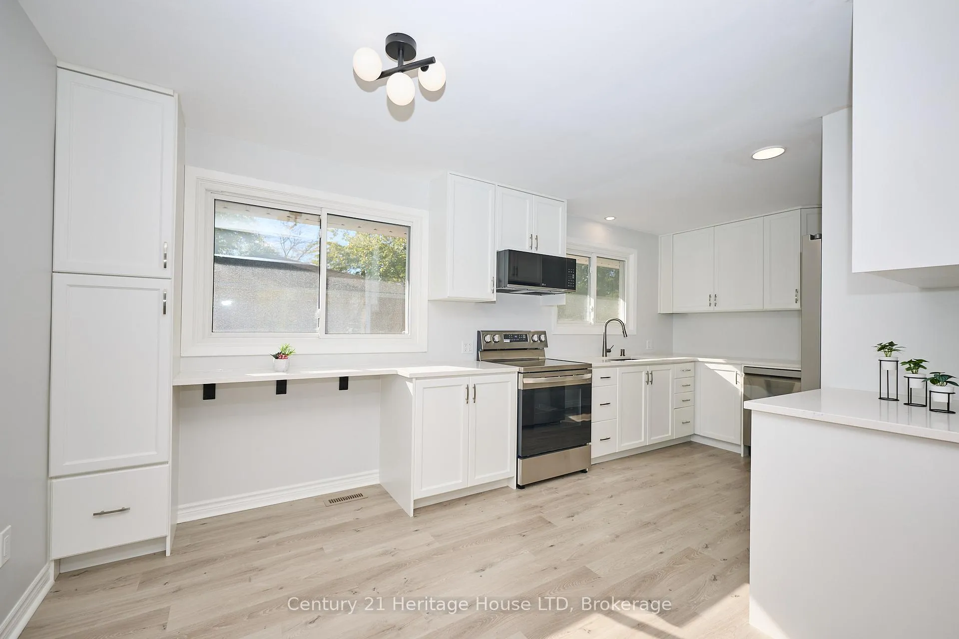 Photo 8 of 148 Champlain Drive, Fort Erie, Central — HOMEH