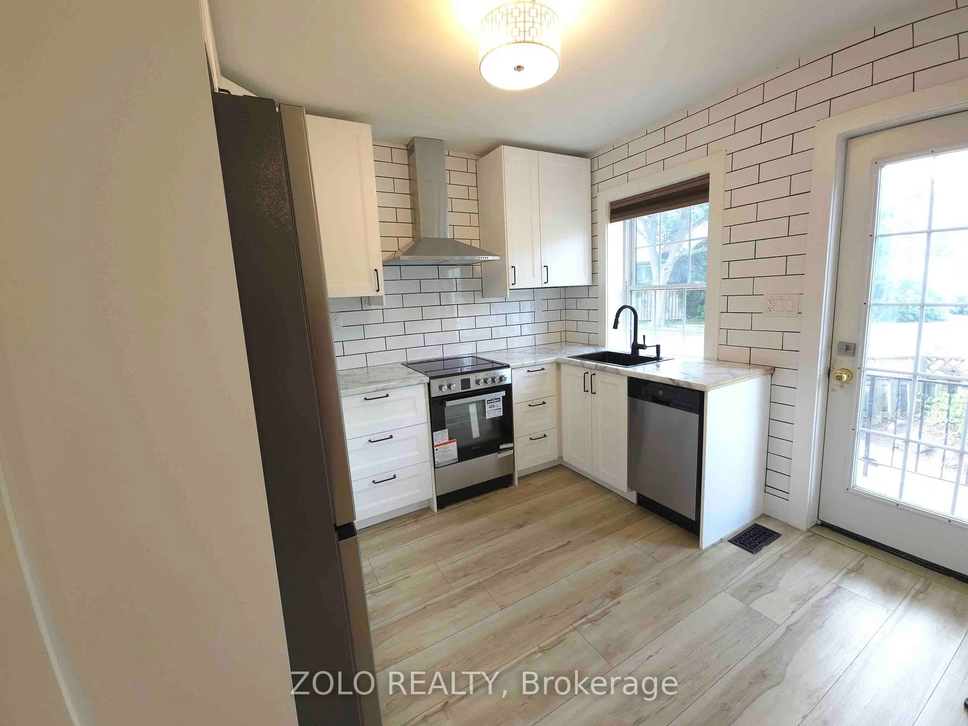 Photo 14 of 1504 King Street E, Hamilton, Delta — HOMEH