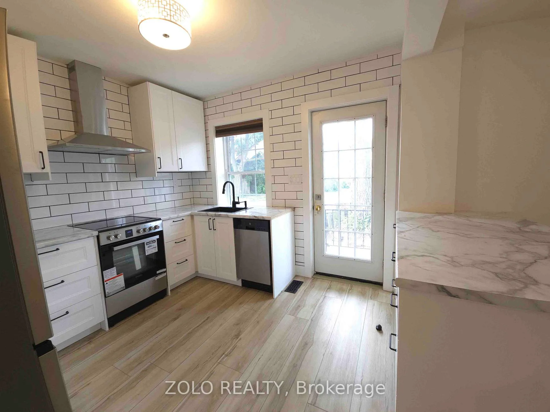 Photo 17 of 1504 King Street E, Hamilton, Delta — HOMEH